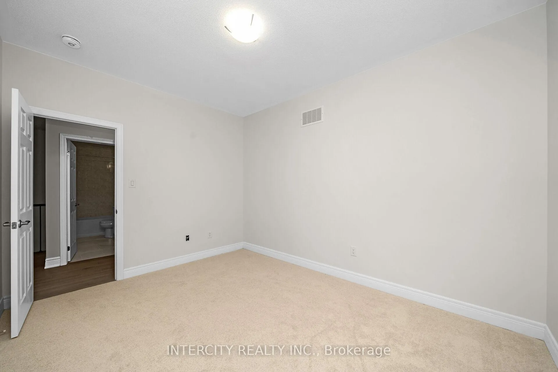 Photo 23 of 60 Claremont Drive, Brampton, Sandringham-Wellington North — HOMEH