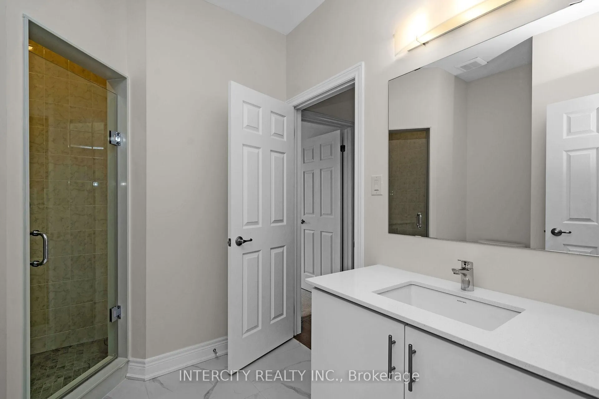 Photo 25 of 60 Claremont Drive, Brampton, Sandringham-Wellington North — HOMEH