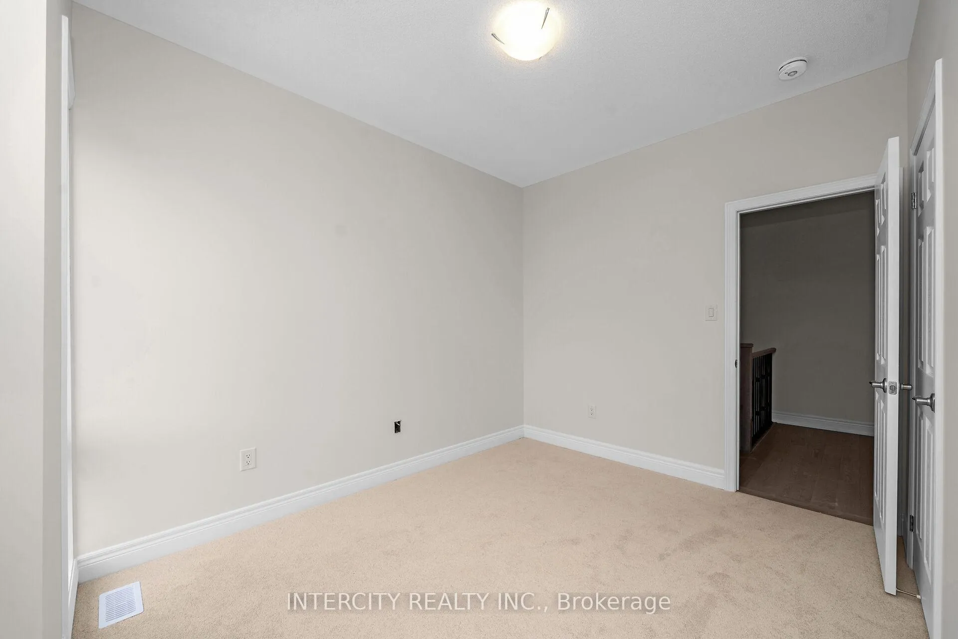 Photo 28 of 60 Claremont Drive, Brampton, Sandringham-Wellington North — HOMEH