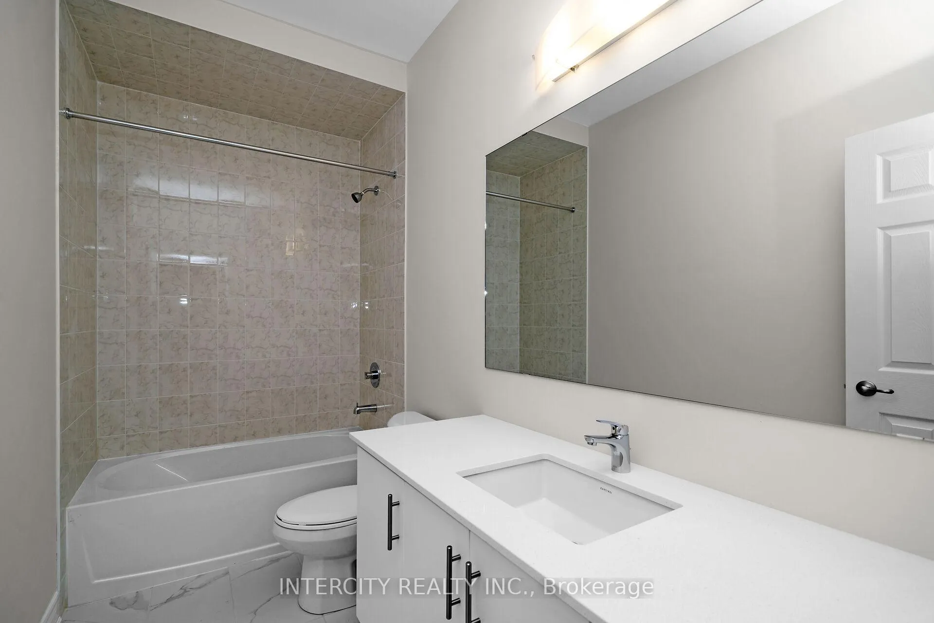 Photo 30 of 60 Claremont Drive, Brampton, Sandringham-Wellington North — HOMEH