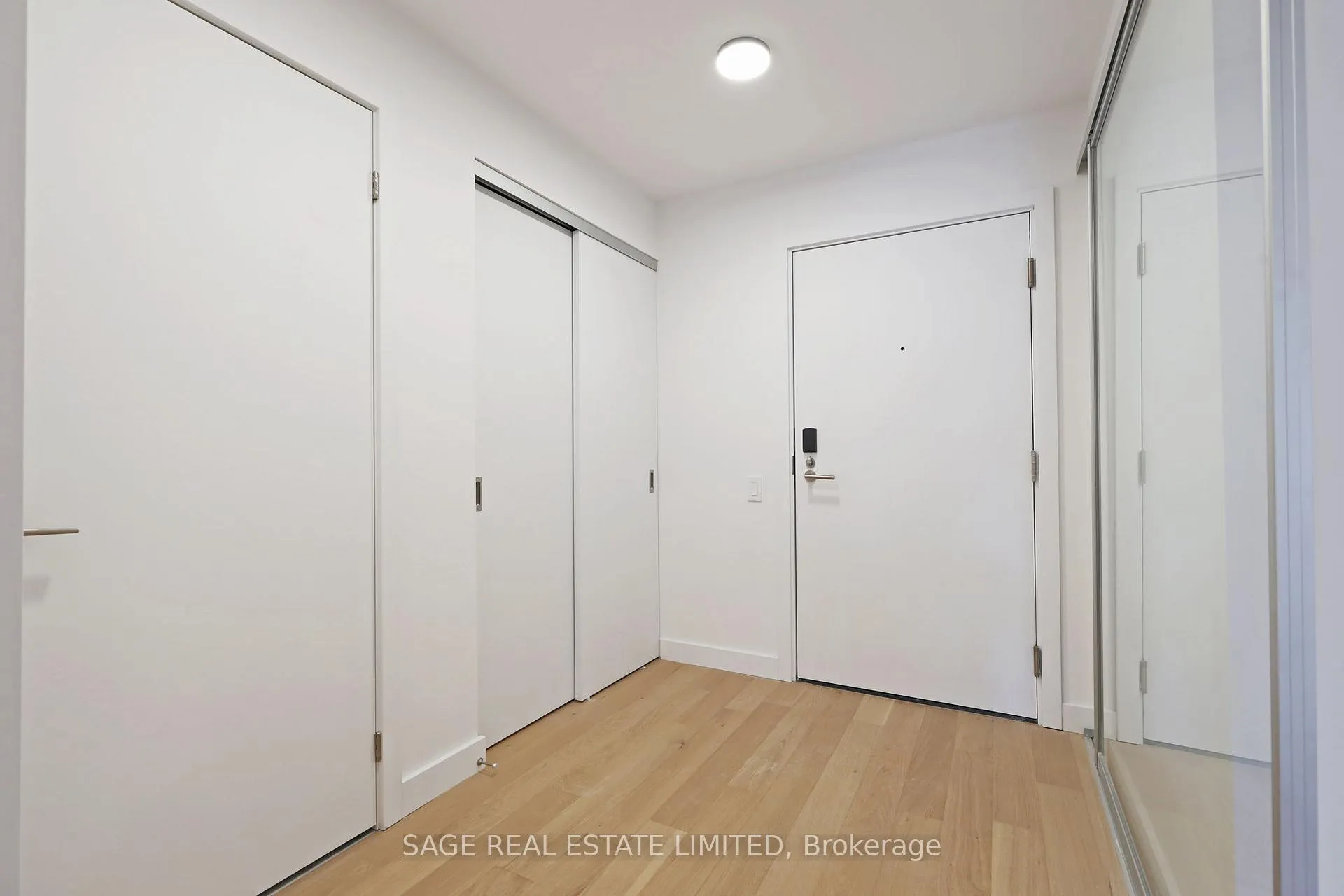 Photo 2 of Unit 417, 1720 Bayview Avenue, Toronto, Mount Pleasant East — HOMEH