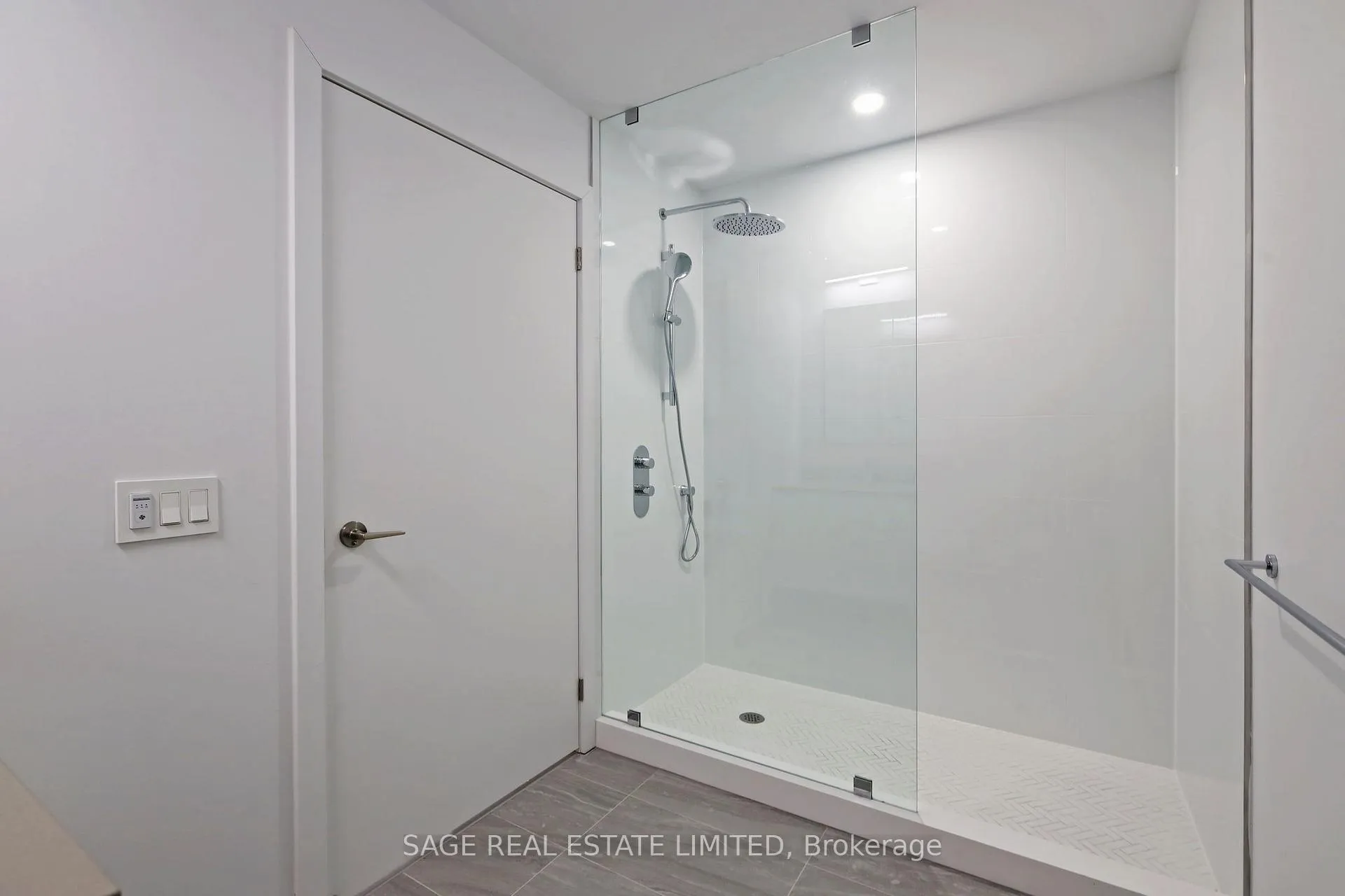 Photo 13 of Unit 417, 1720 Bayview Avenue, Toronto, Mount Pleasant East — HOMEH