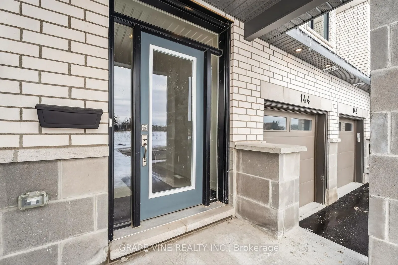 Photo 3 of 144 Sencha Terrace, Ottawa, Barrhaven - Heritage Park — HOMEH