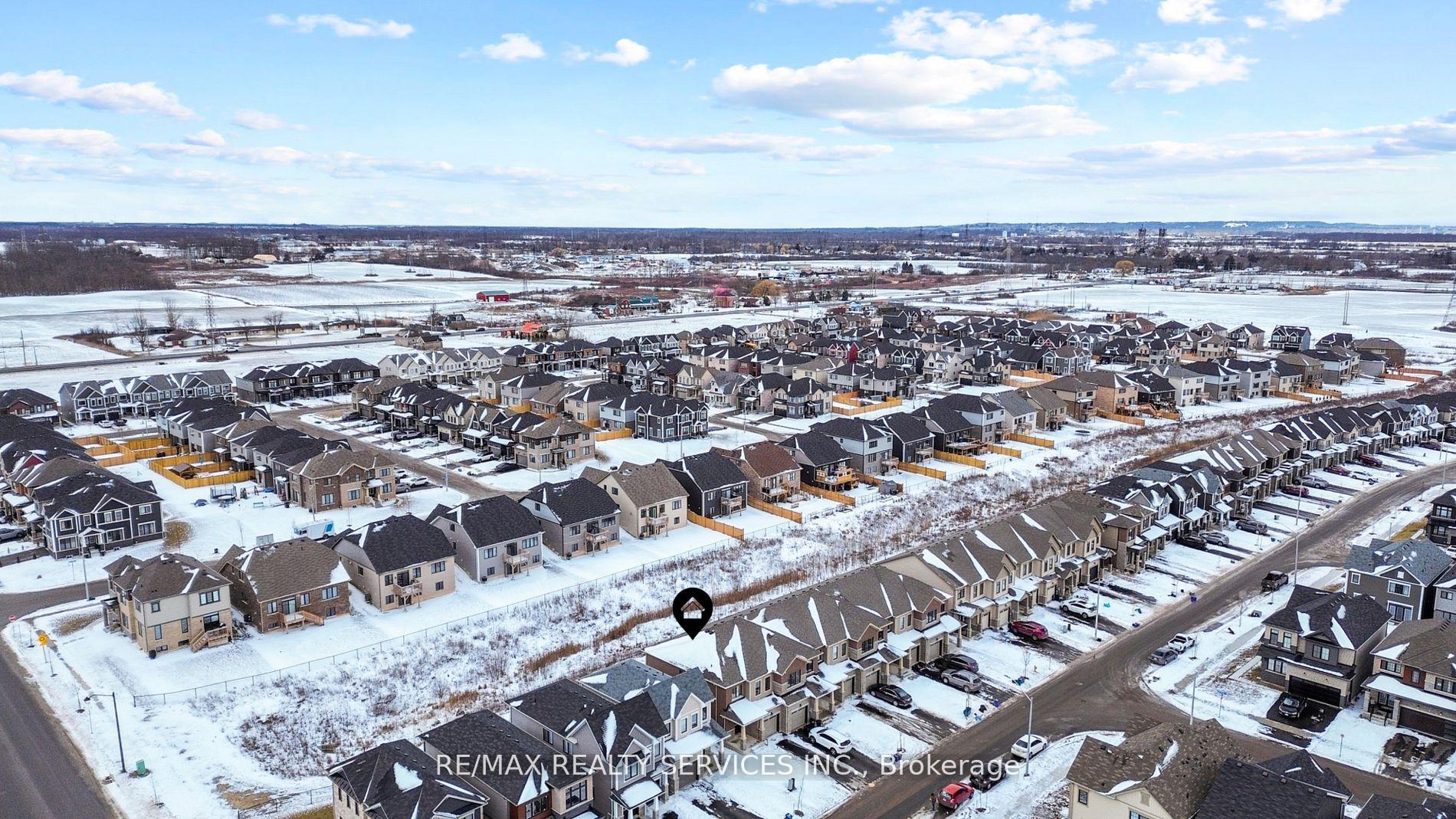 Photo 4 of 405 Vanilla Trail, Thorold, Rolling Meadows — HOMEH
