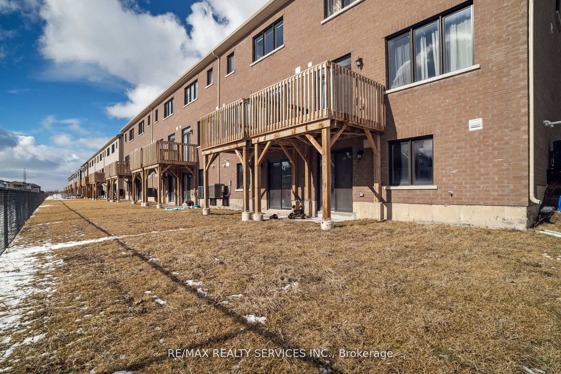 Photo 16 of 405 Vanilla Trail, Thorold, Rolling Meadows — HOMEH