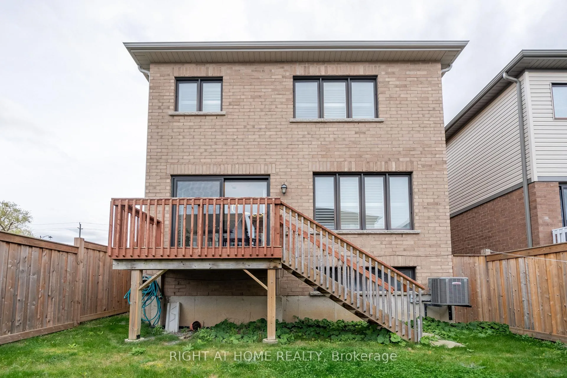 Photo 7 of 40 Hedges Crescent, Hamilton, Stoney Creek Mountain — HOMEH
