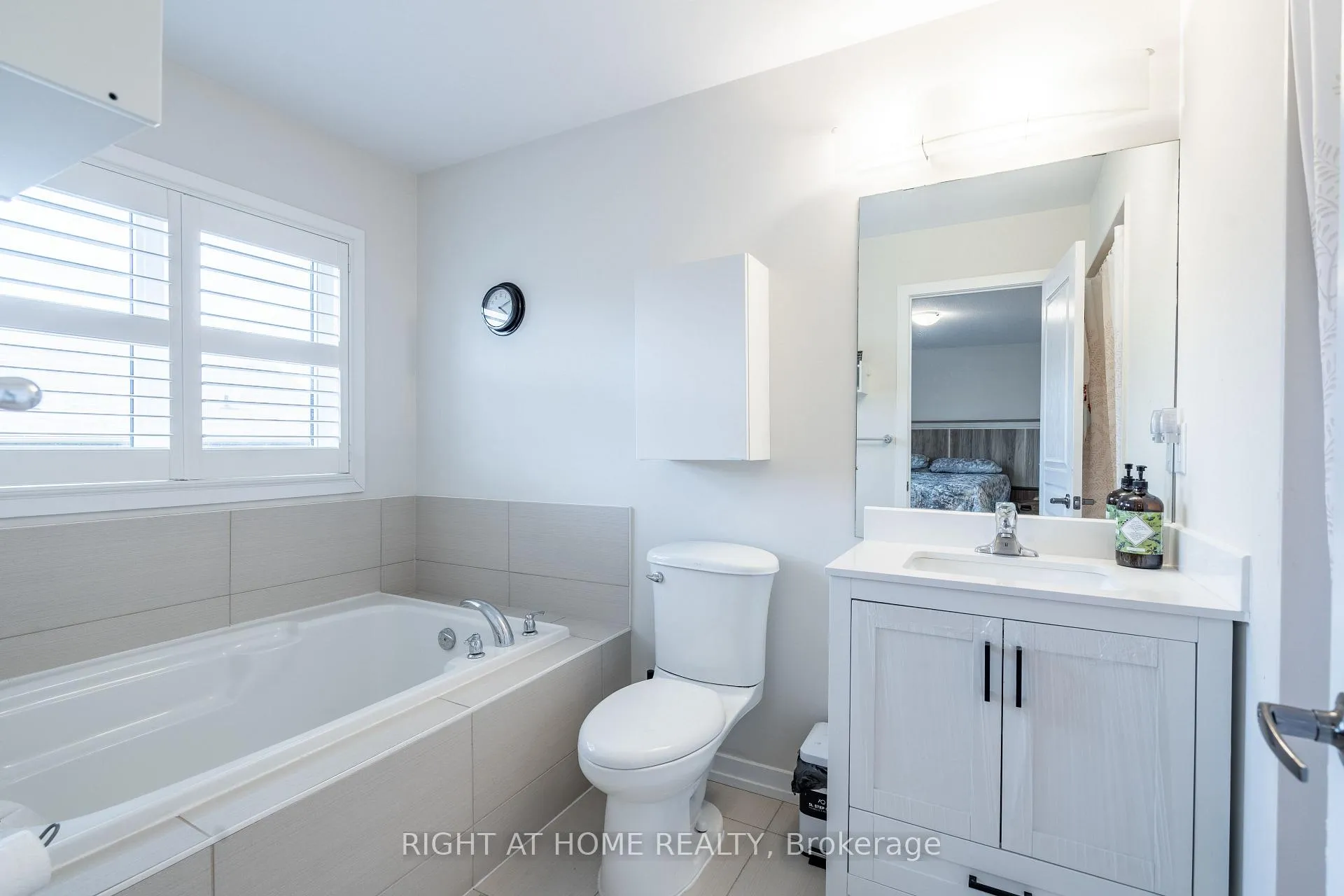 Photo 13 of 40 Hedges Crescent, Hamilton, Stoney Creek Mountain — HOMEH