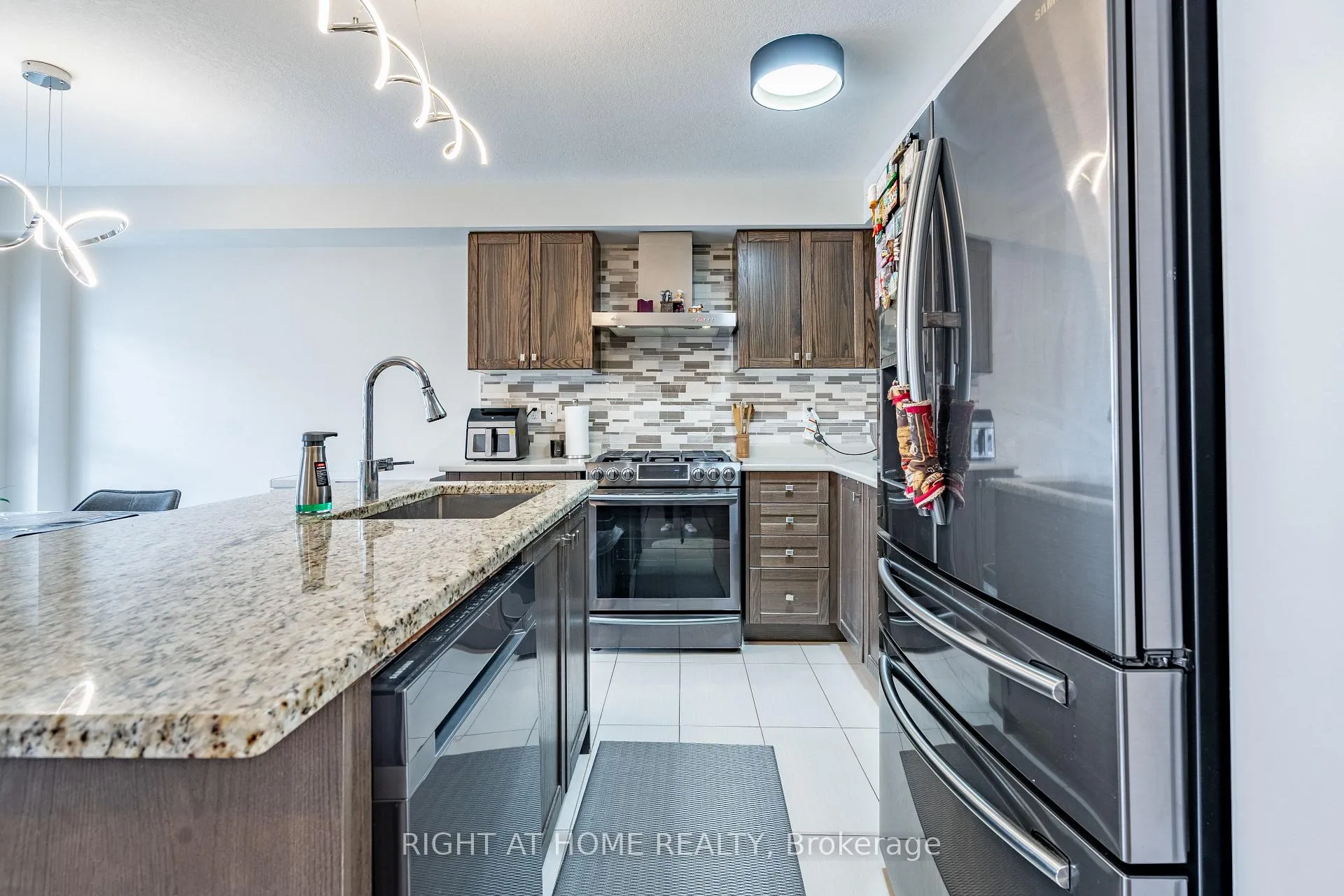 Photo 28 of 40 Hedges Crescent, Hamilton, Stoney Creek Mountain — HOMEH