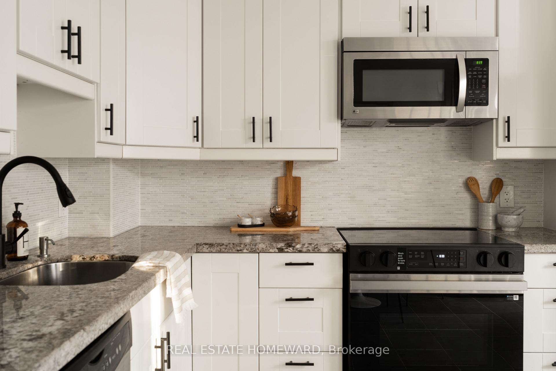 Photo 13 of 235 Springdale Boulevard, Toronto, Danforth Village-East York — HOMEH