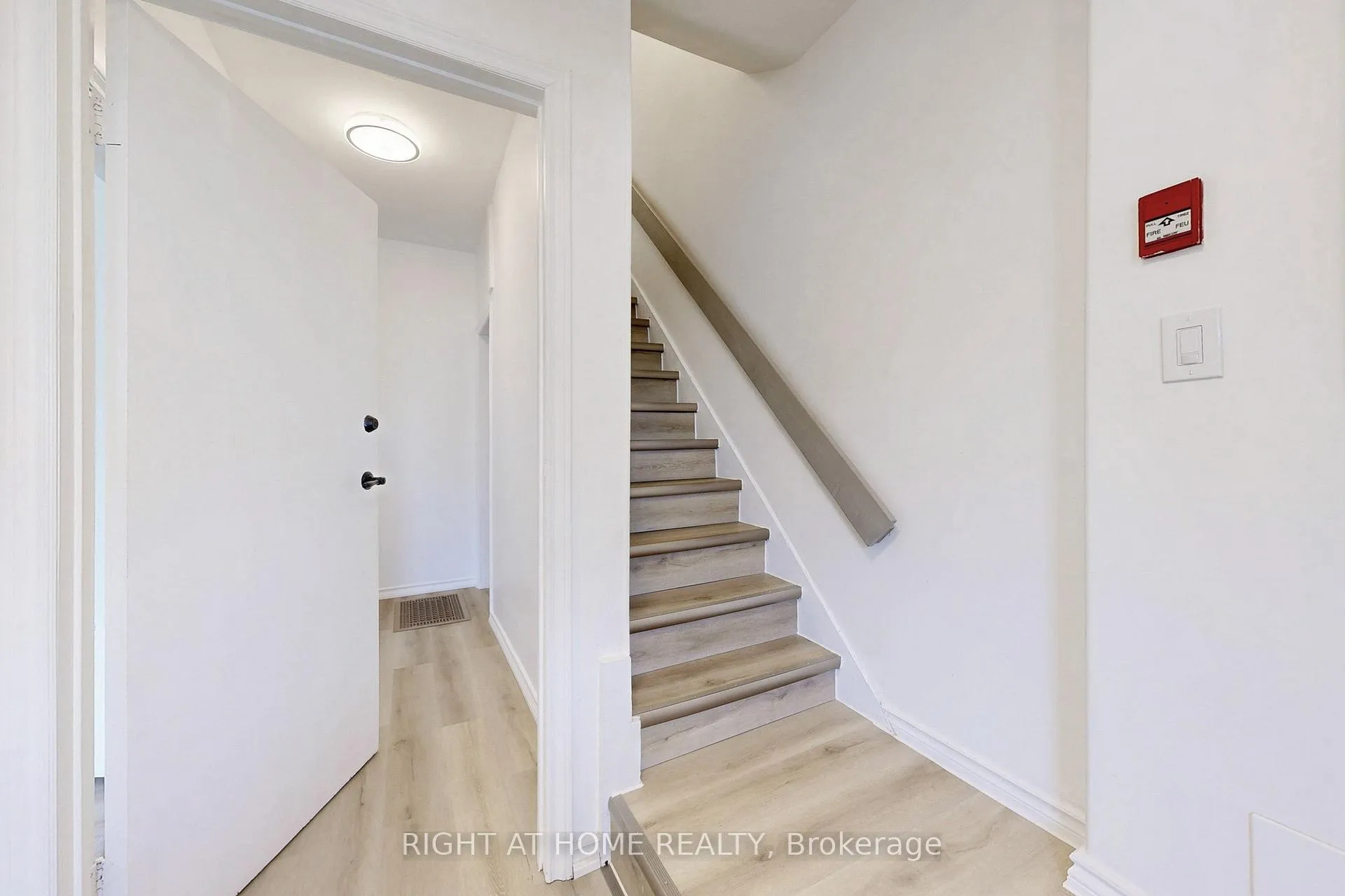 Photo 2 of Unit 2, 656 Crawford Street, Toronto, Palmerston-Little Italy — HOMEH
