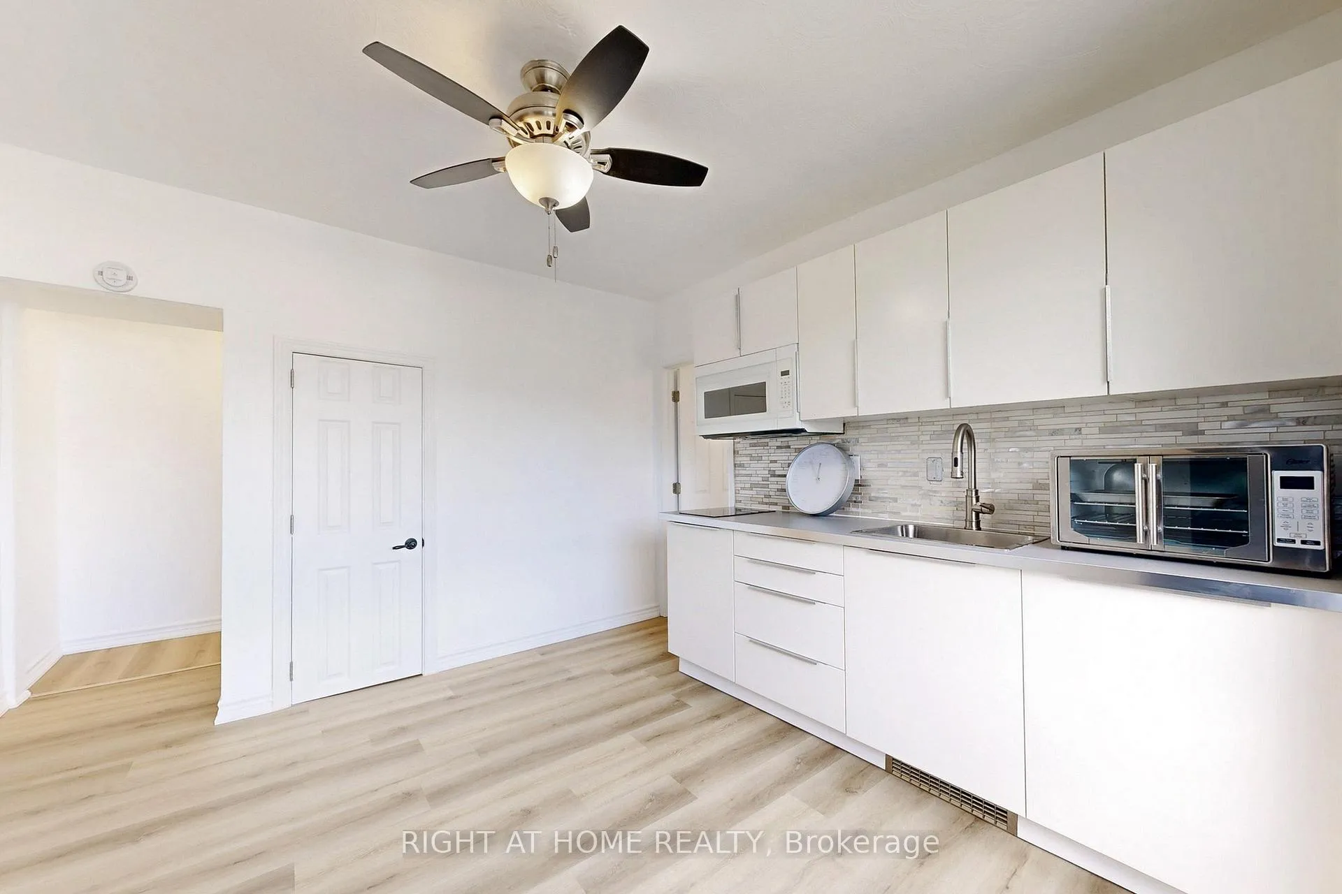 Photo 6 of Unit 2, 656 Crawford Street, Toronto, Palmerston-Little Italy — HOMEH