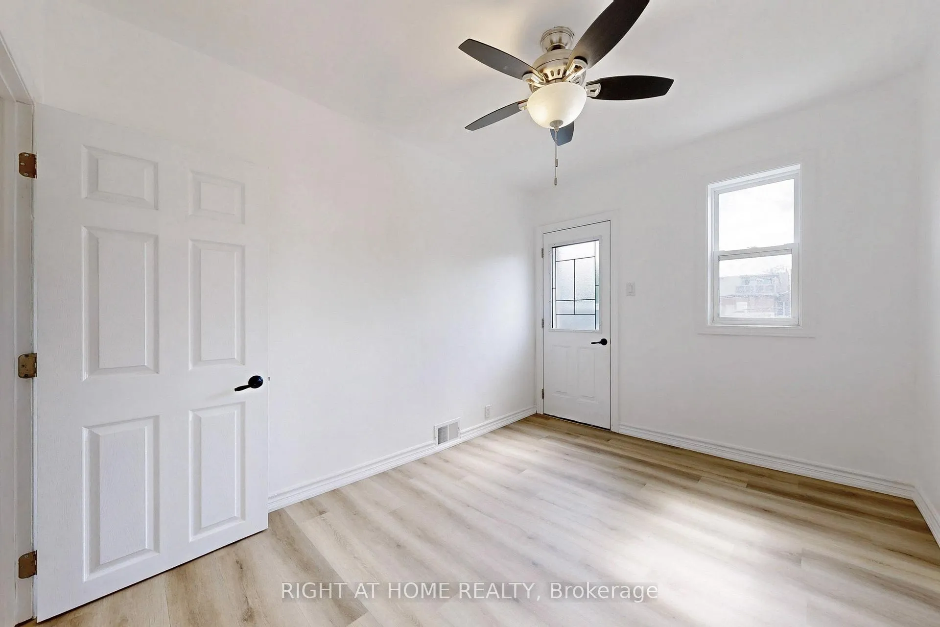 Photo 8 of Unit 2, 656 Crawford Street, Toronto, Palmerston-Little Italy — HOMEH
