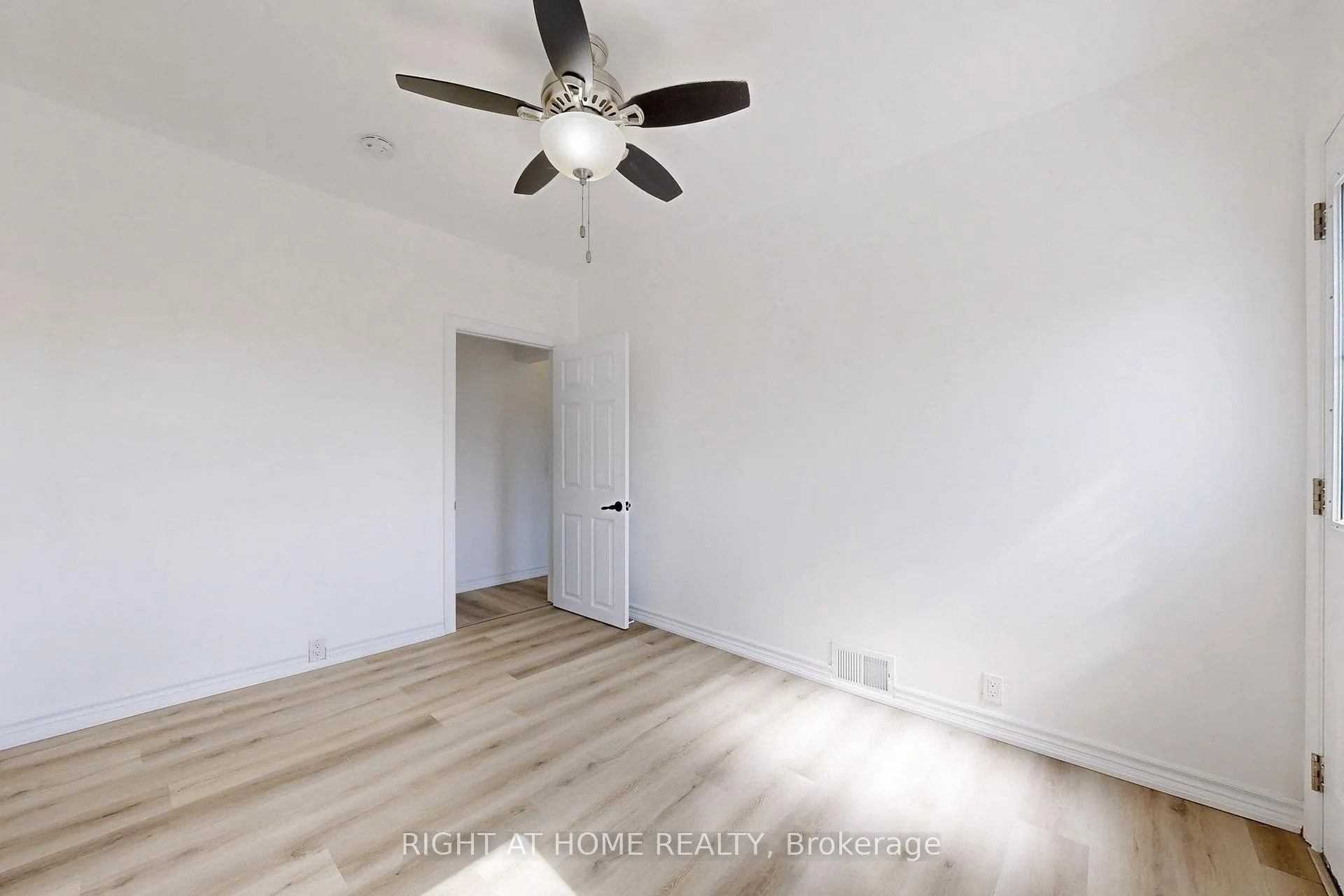 Photo 9 of Unit 2, 656 Crawford Street, Toronto, Palmerston-Little Italy — HOMEH