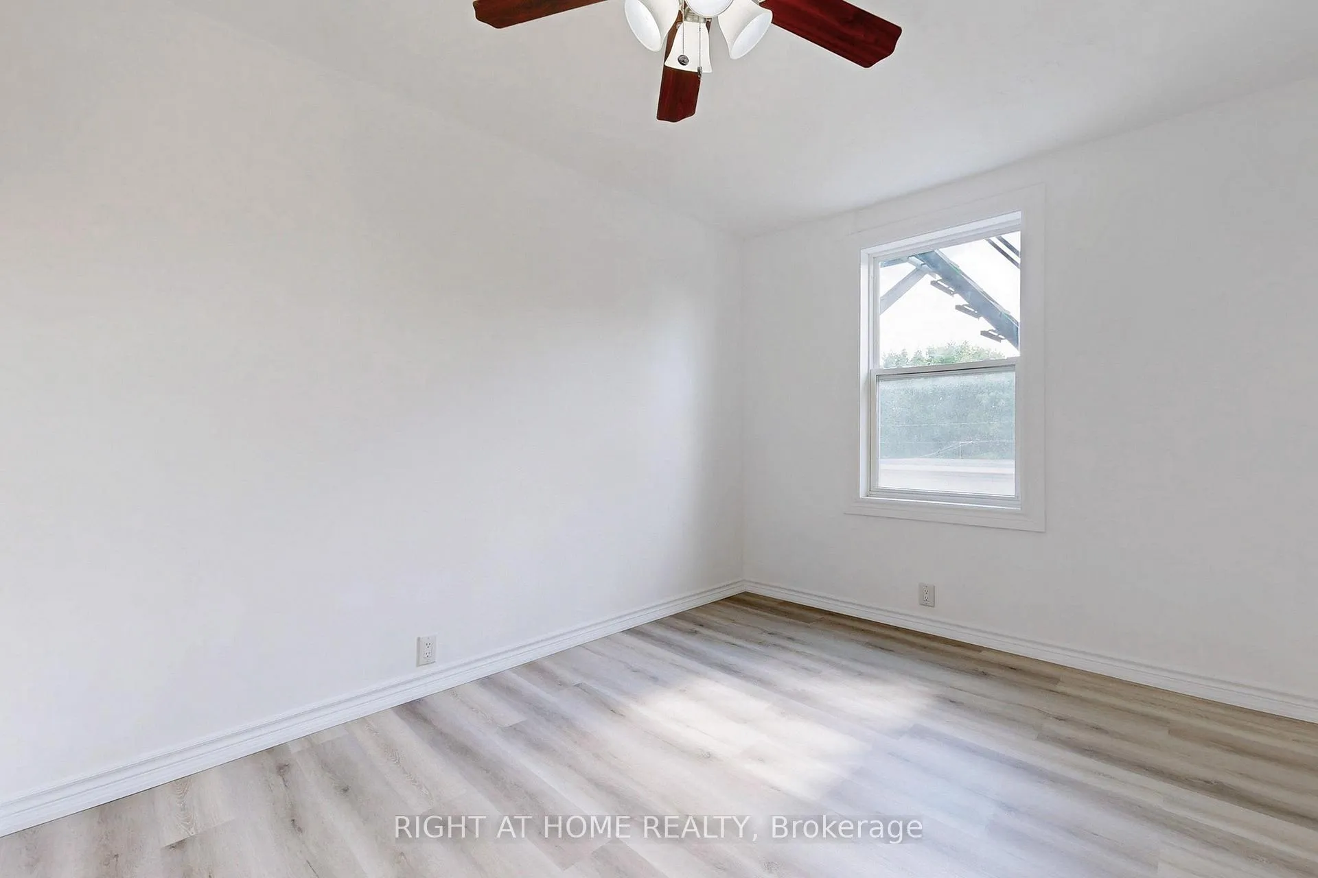 Photo 10 of Unit 2, 656 Crawford Street, Toronto, Palmerston-Little Italy — HOMEH