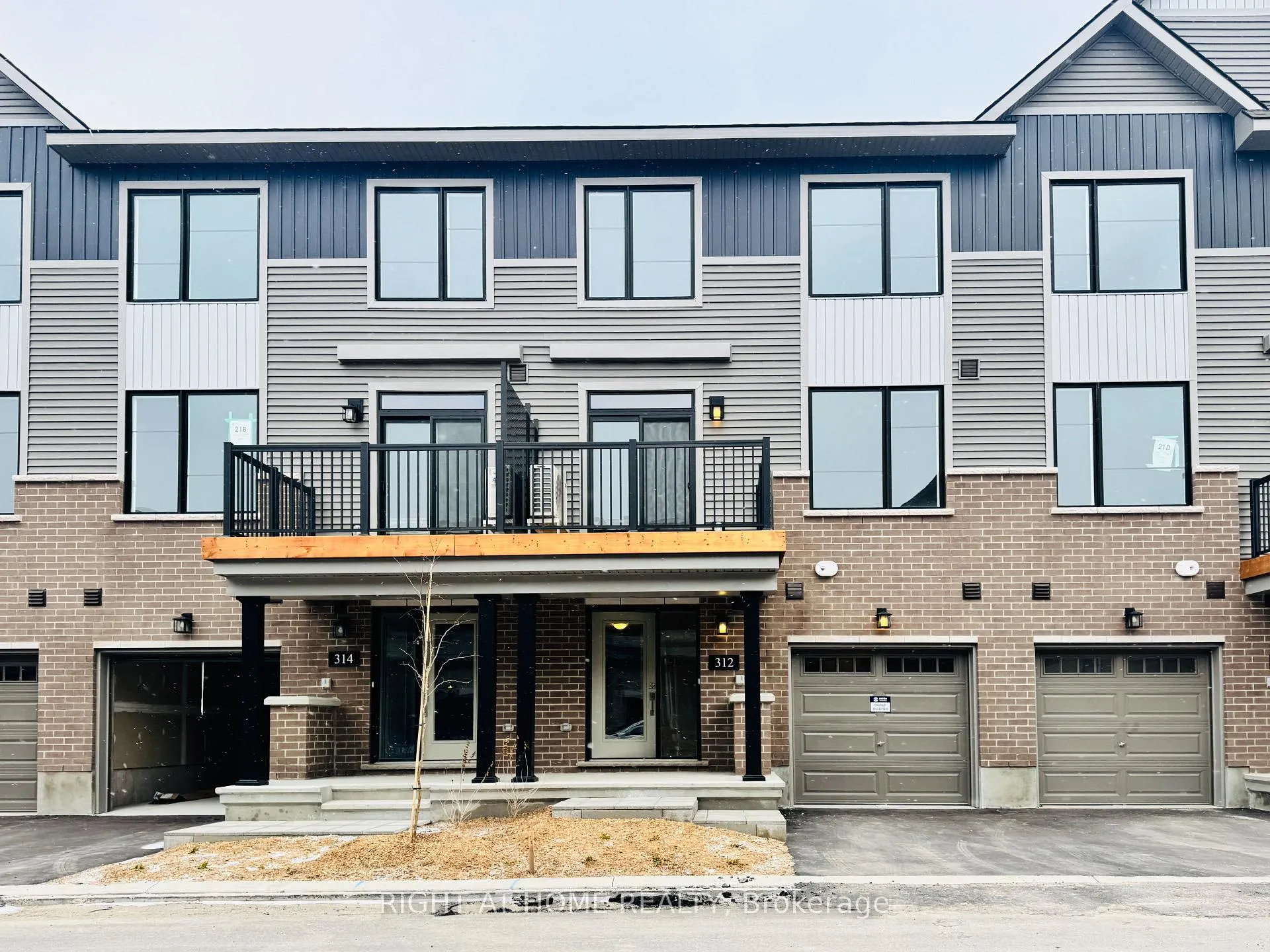 Photo 1 of 312 Clearpath Private, Ottawa, Kanata - Kanata Lakes/Heritage Hills — HOMEH