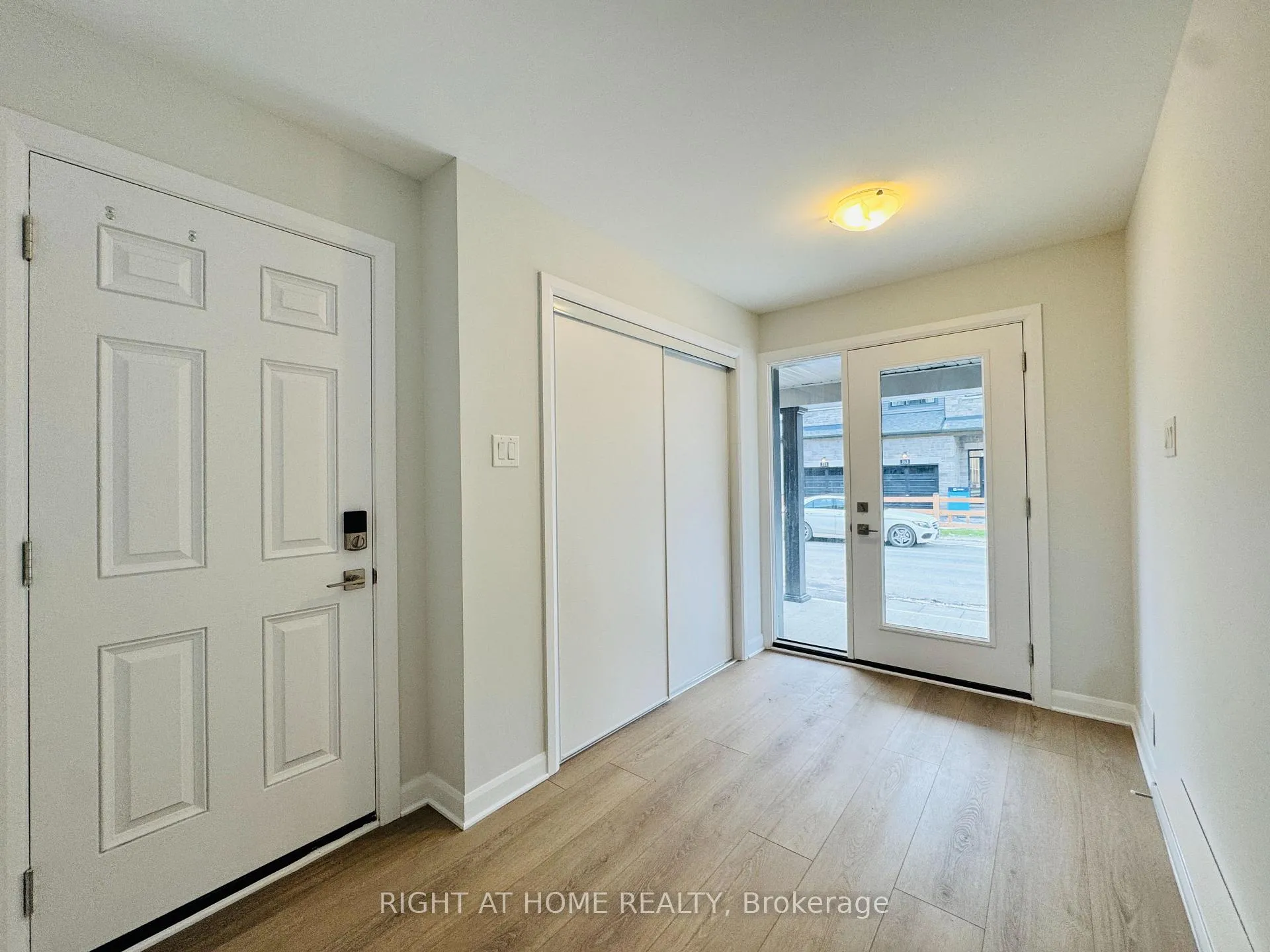 Photo 2 of 312 Clearpath Private, Ottawa, Kanata - Kanata Lakes/Heritage Hills — HOMEH