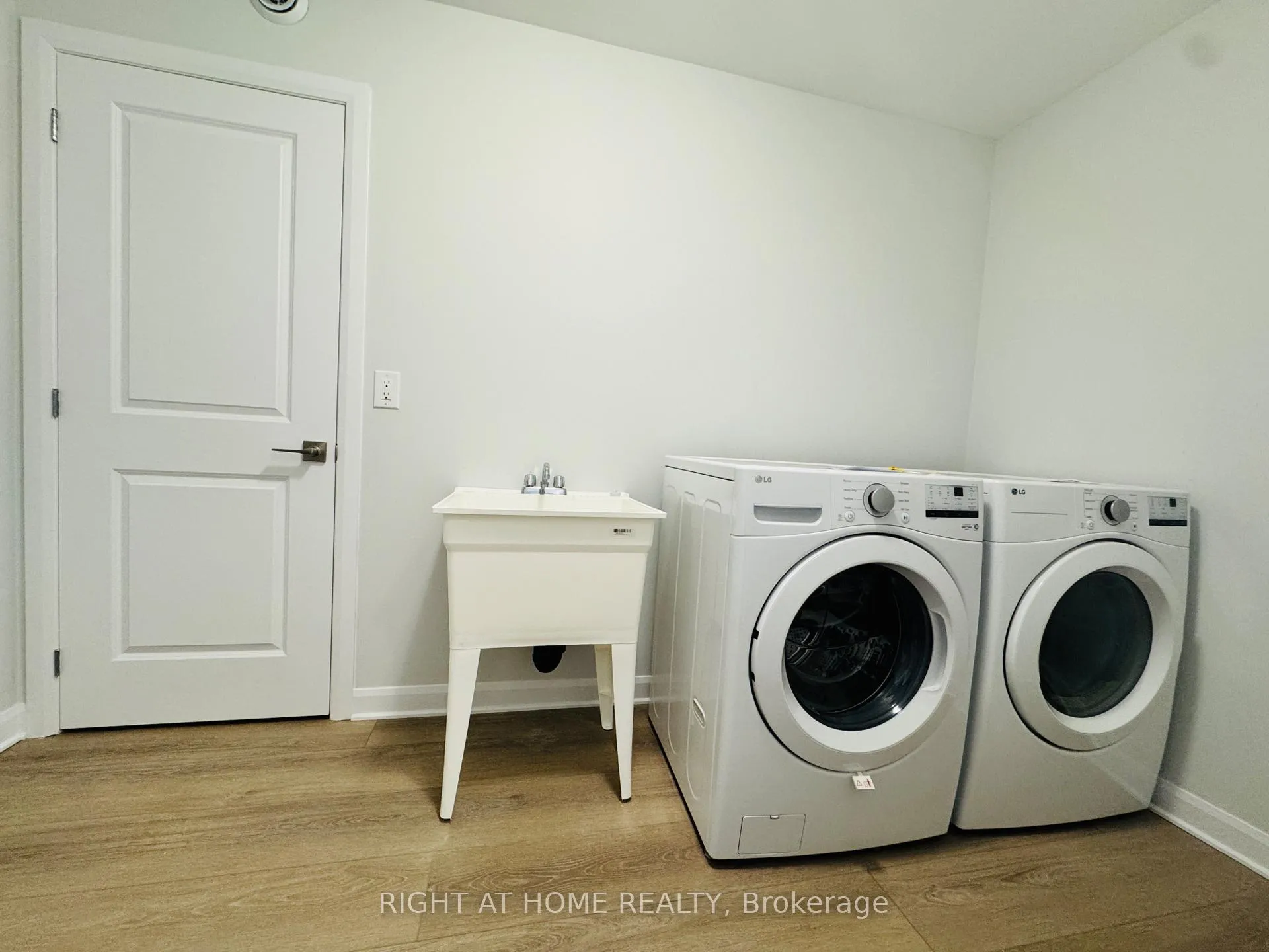 Photo 3 of 312 Clearpath Private, Ottawa, Kanata - Kanata Lakes/Heritage Hills — HOMEH