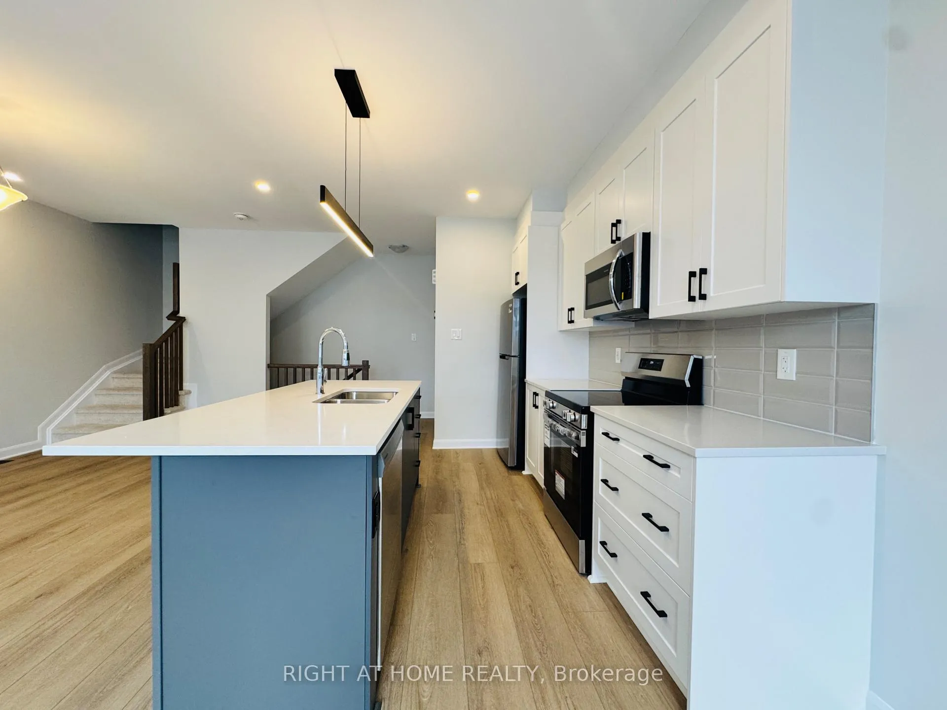 Photo 9 of 312 Clearpath Private, Ottawa, Kanata - Kanata Lakes/Heritage Hills — HOMEH