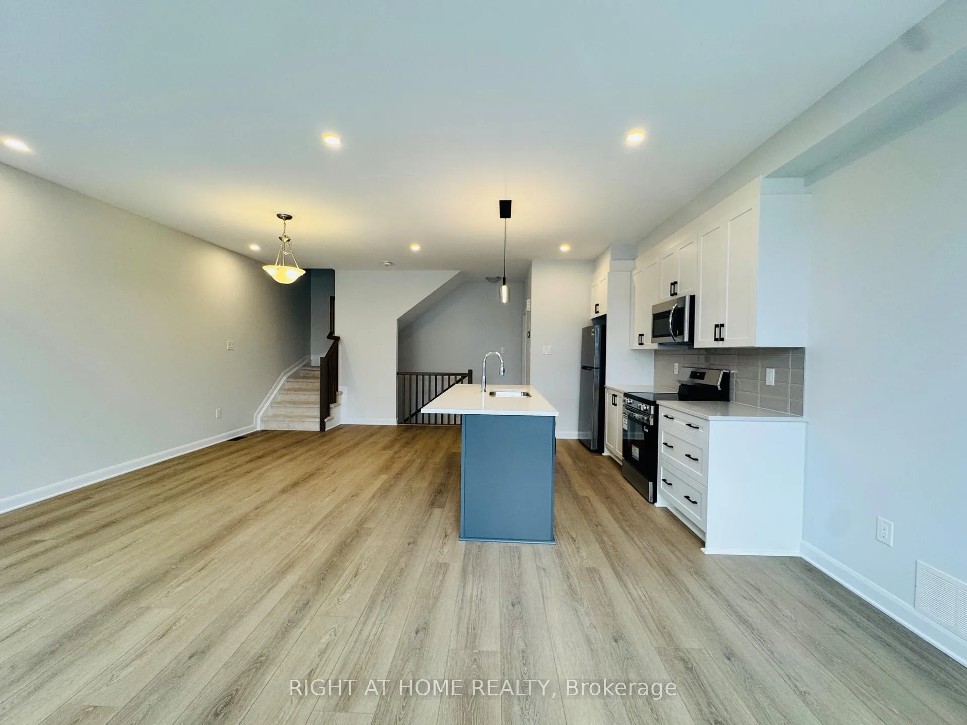 Photo 11 of 312 Clearpath Private, Ottawa, Kanata - Kanata Lakes/Heritage Hills — HOMEH