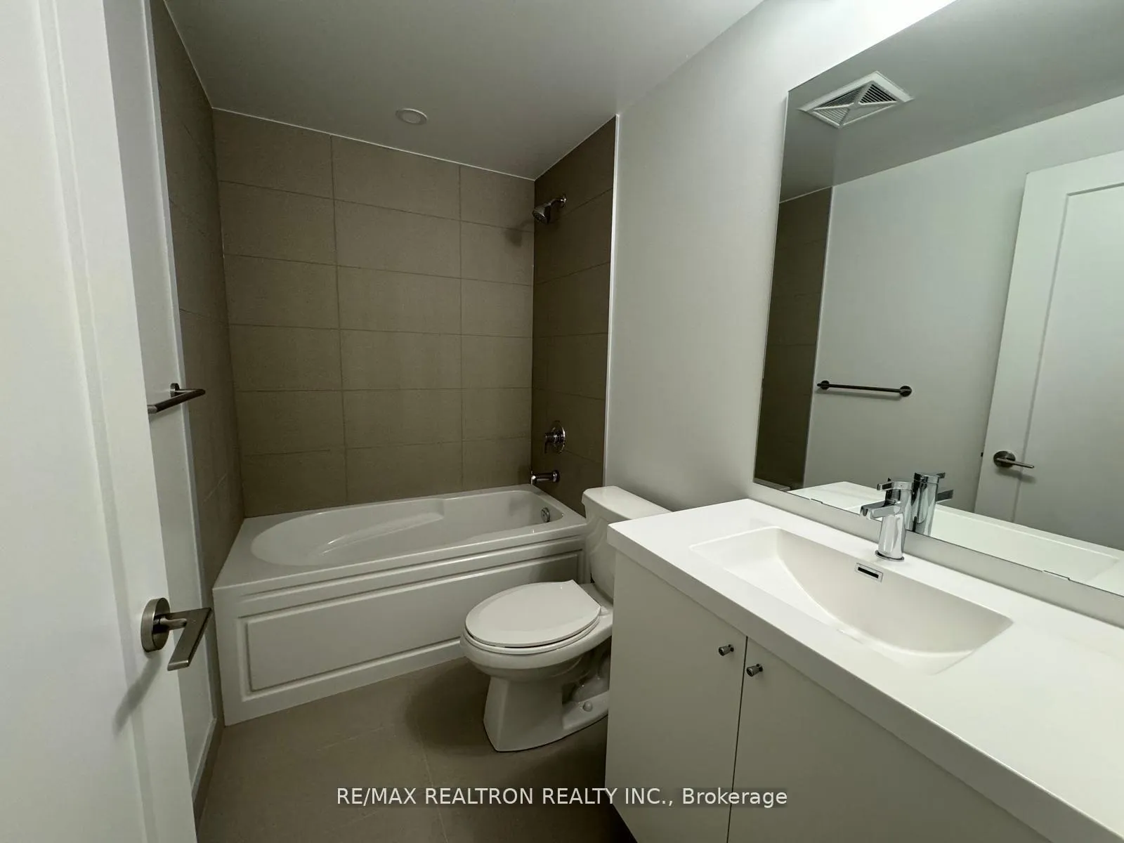 Photo 6 of Unit 338, 2545 Simcoe Street, Oshawa, Windfields — HOMEH
