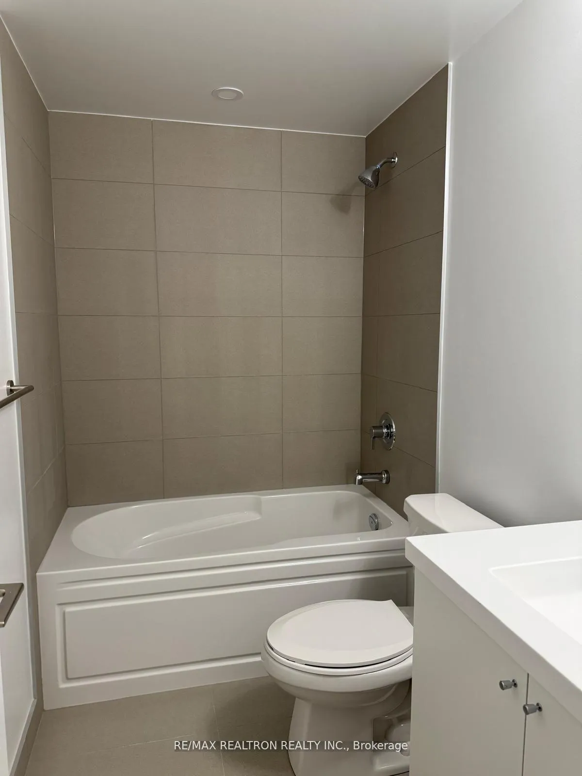 Photo 10 of Unit 338, 2545 Simcoe Street, Oshawa, Windfields — HOMEH