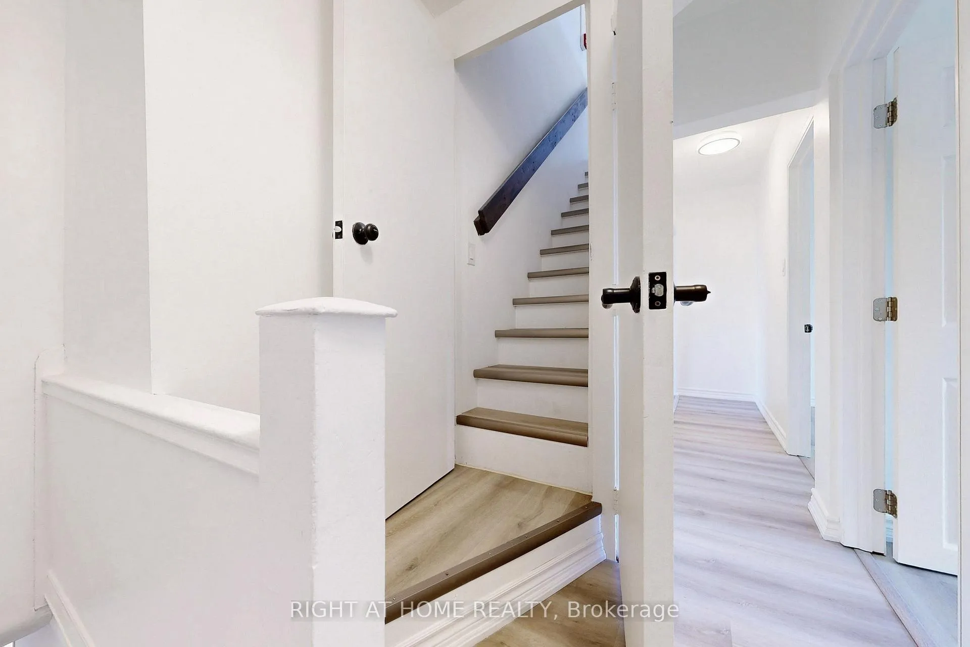 Photo 2 of Unit 3, 656 Crawford Street, Toronto, Palmerston-Little Italy — HOMEH