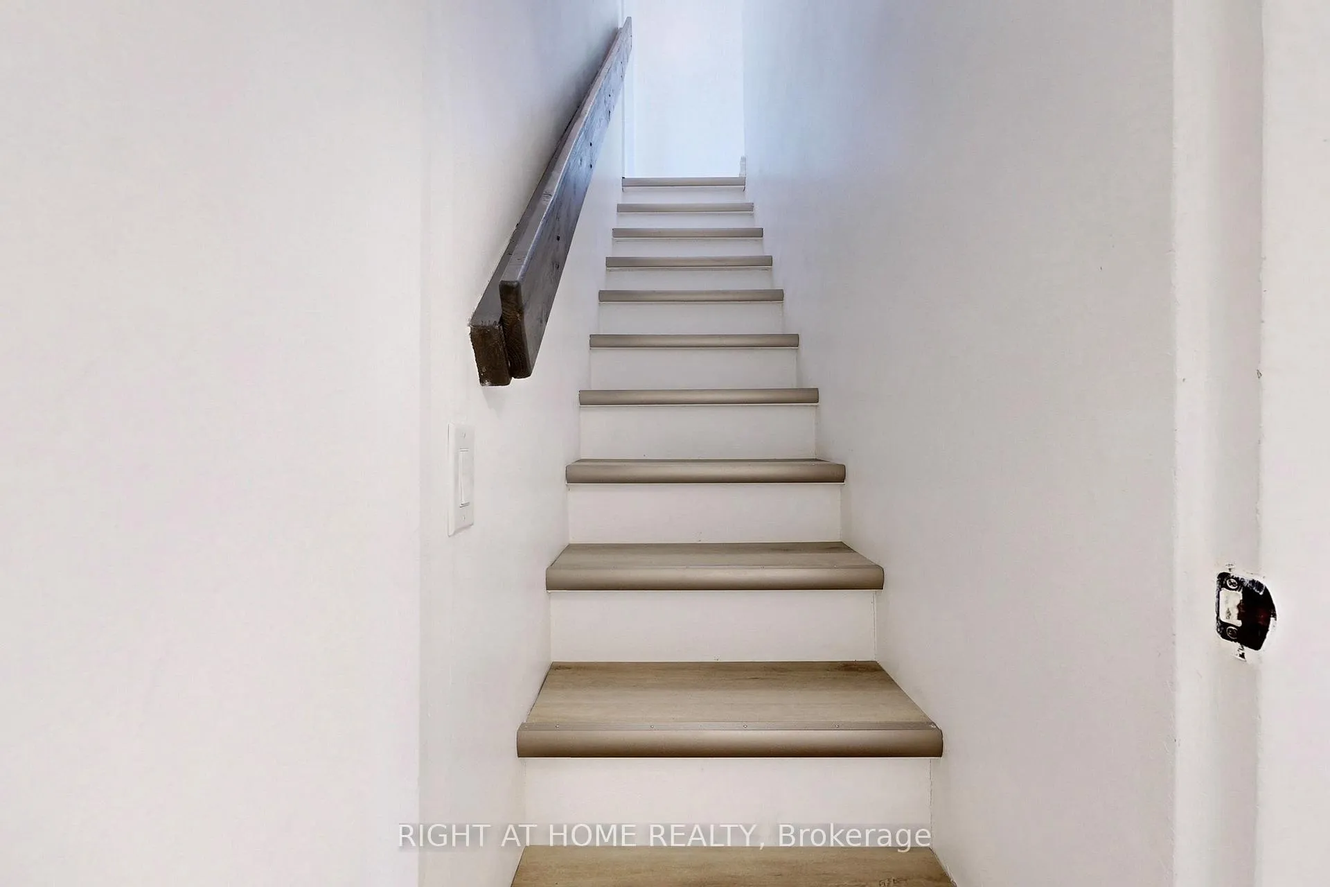 Photo 3 of Unit 3, 656 Crawford Street, Toronto, Palmerston-Little Italy — HOMEH