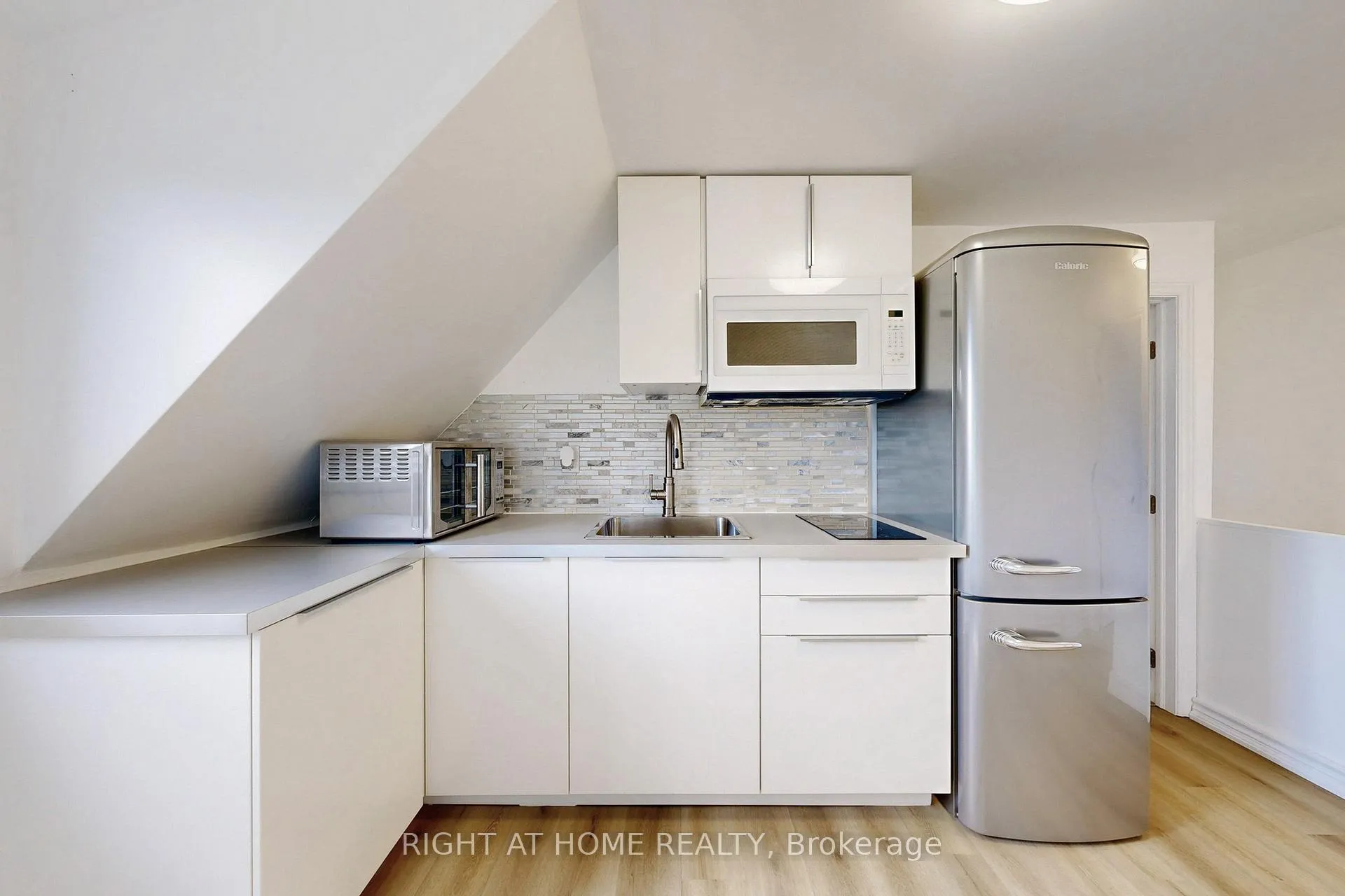 Photo 6 of Unit 3, 656 Crawford Street, Toronto, Palmerston-Little Italy — HOMEH