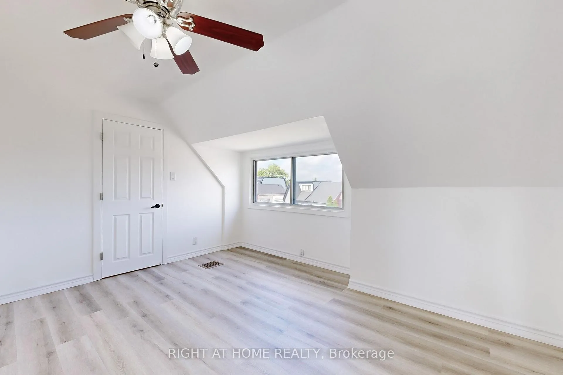 Photo 8 of Unit 3, 656 Crawford Street, Toronto, Palmerston-Little Italy — HOMEH