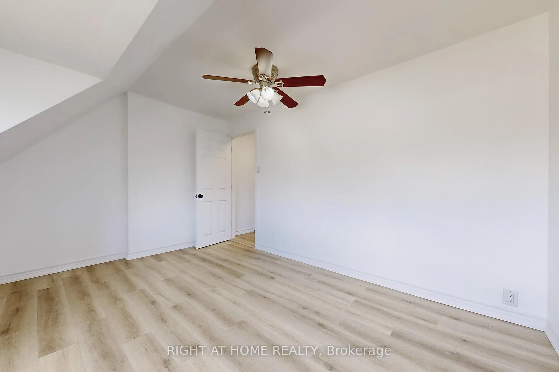 Photo 10 of Unit 3, 656 Crawford Street, Toronto, Palmerston-Little Italy — HOMEH