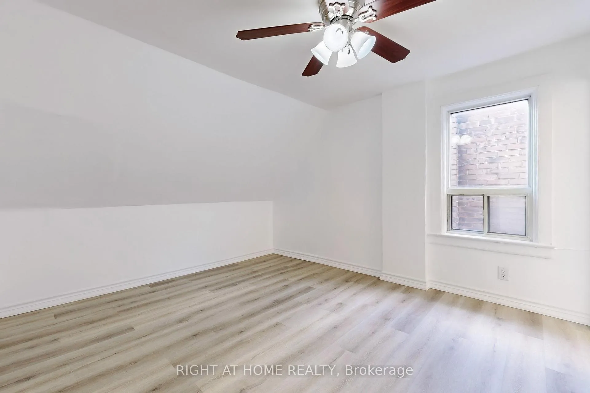 Photo 11 of Unit 3, 656 Crawford Street, Toronto, Palmerston-Little Italy — HOMEH