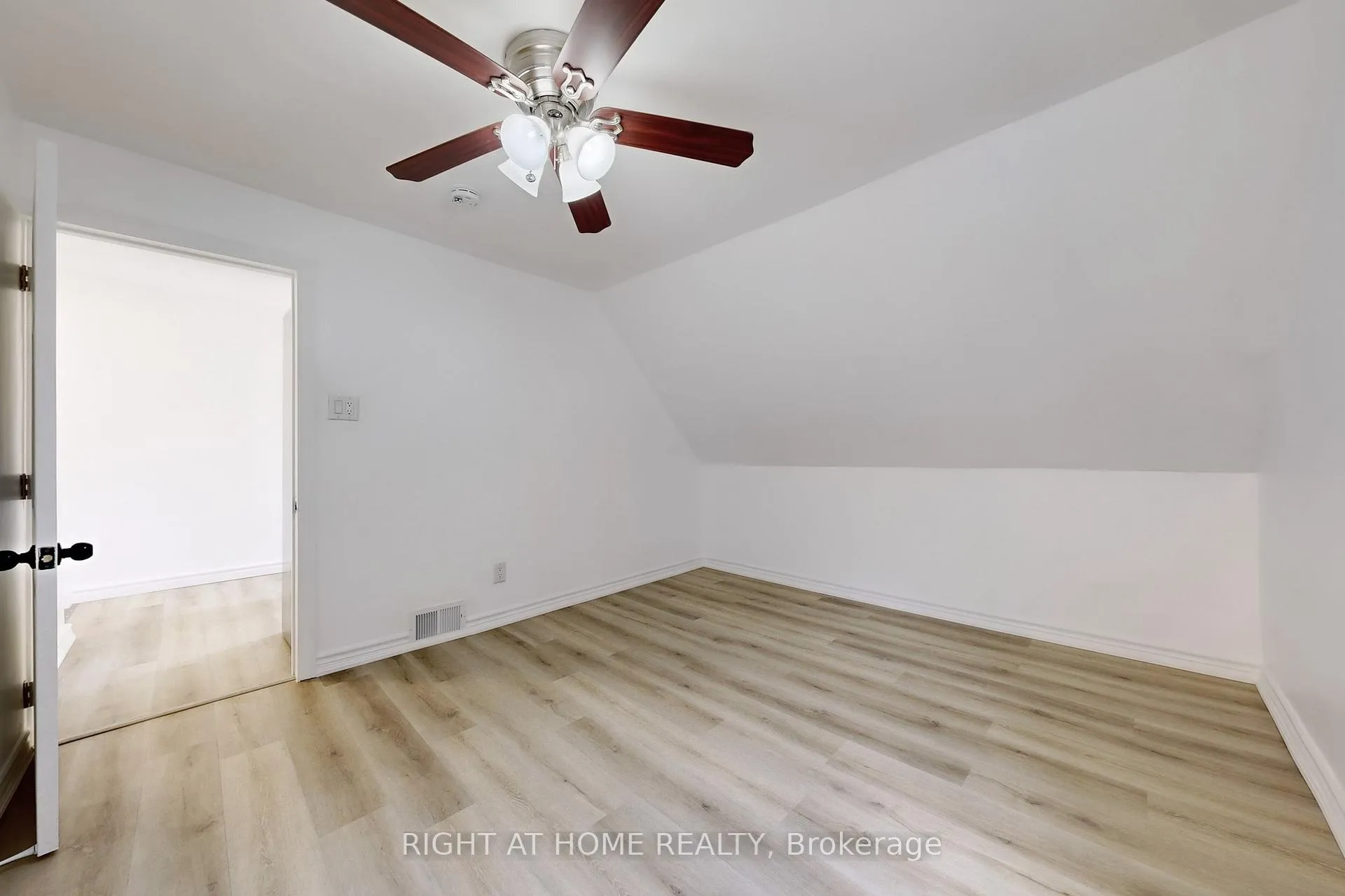 Photo 13 of Unit 3, 656 Crawford Street, Toronto, Palmerston-Little Italy — HOMEH
