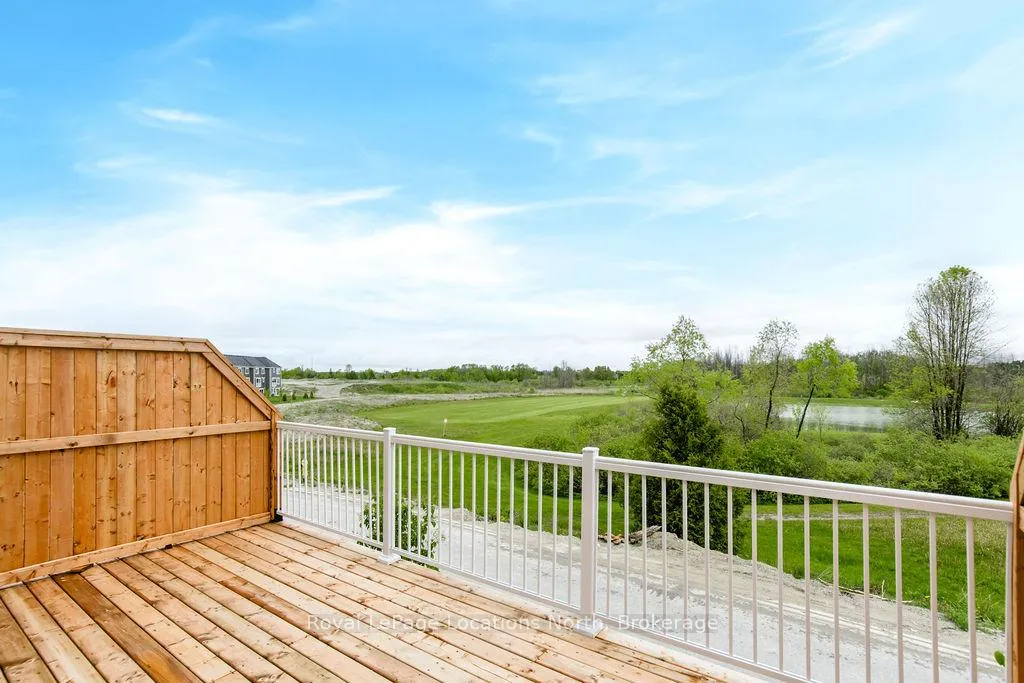 Photo 1 of 17 Sama Way, Wasaga Beach — HOMEH