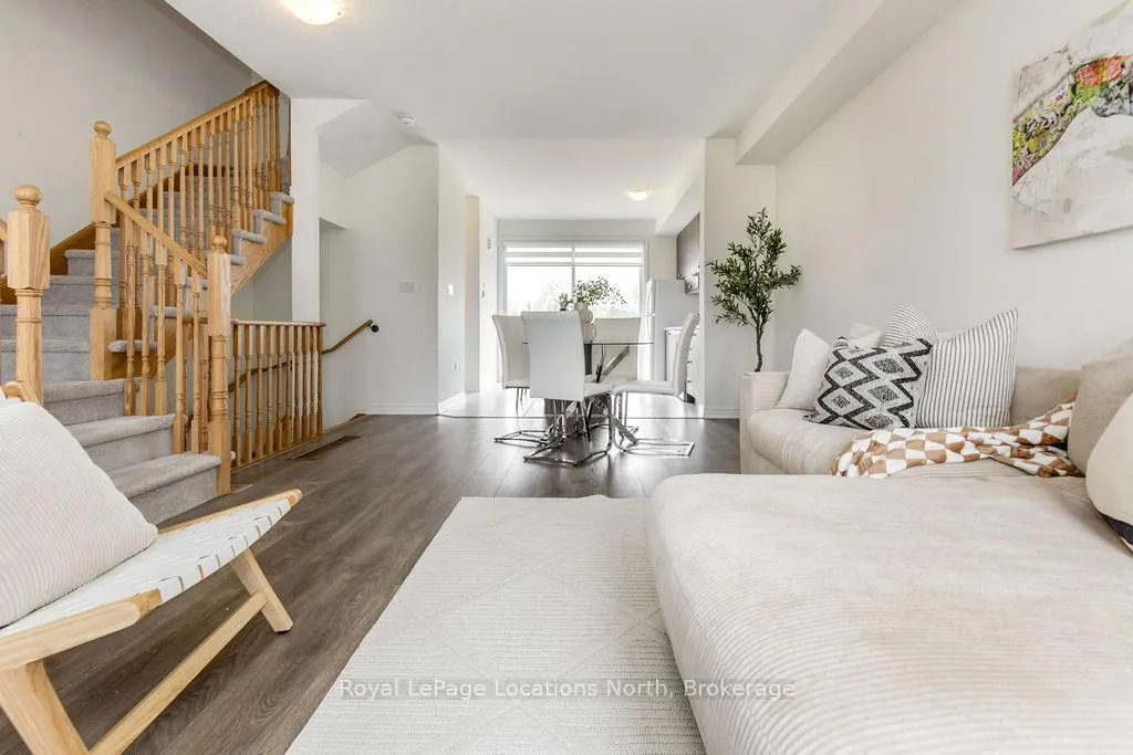 Photo 11 of 17 Sama Way, Wasaga Beach — HOMEH