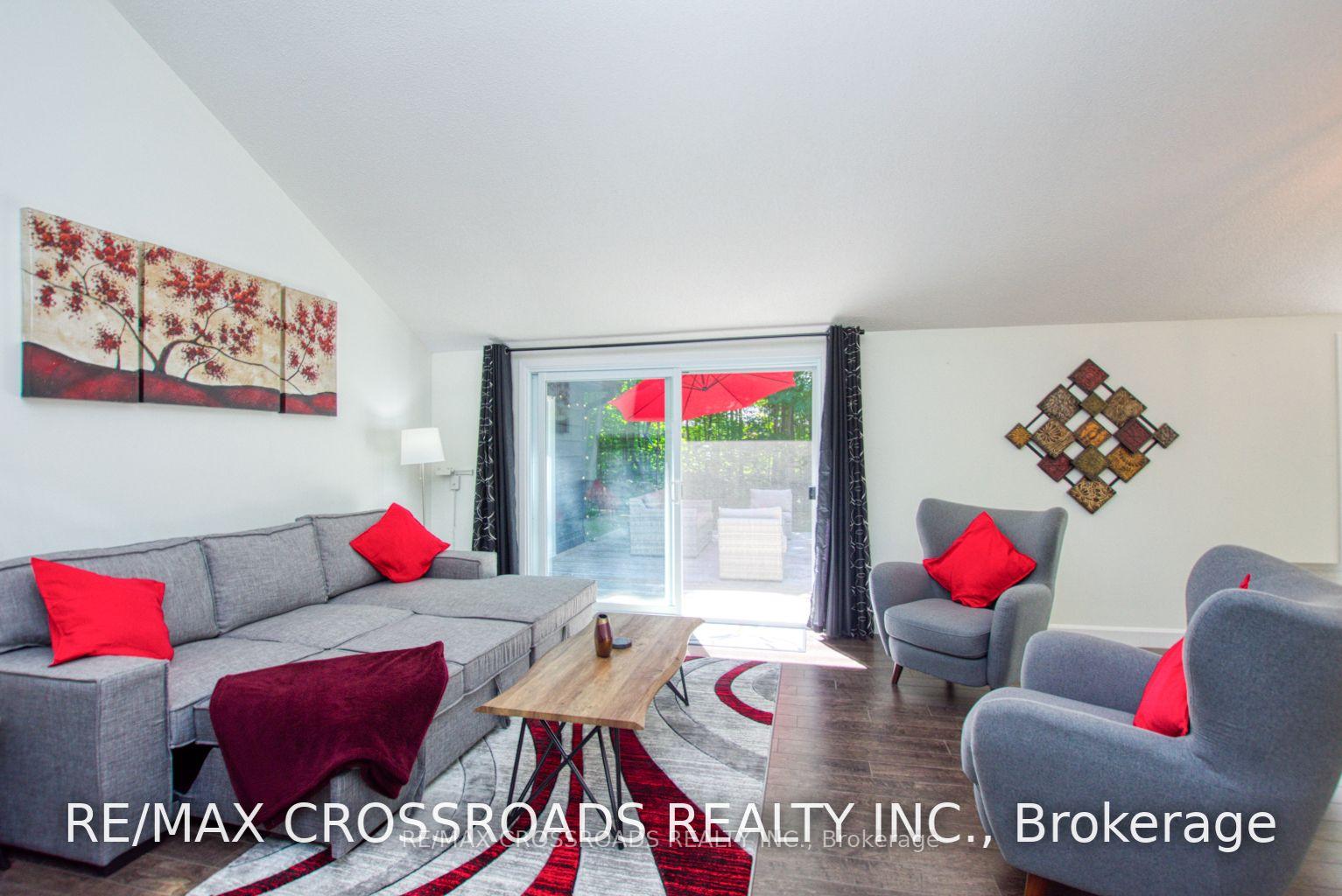 Photo 3 of 78 Forest Circle, Tiny, Lafontaine — HOMEH