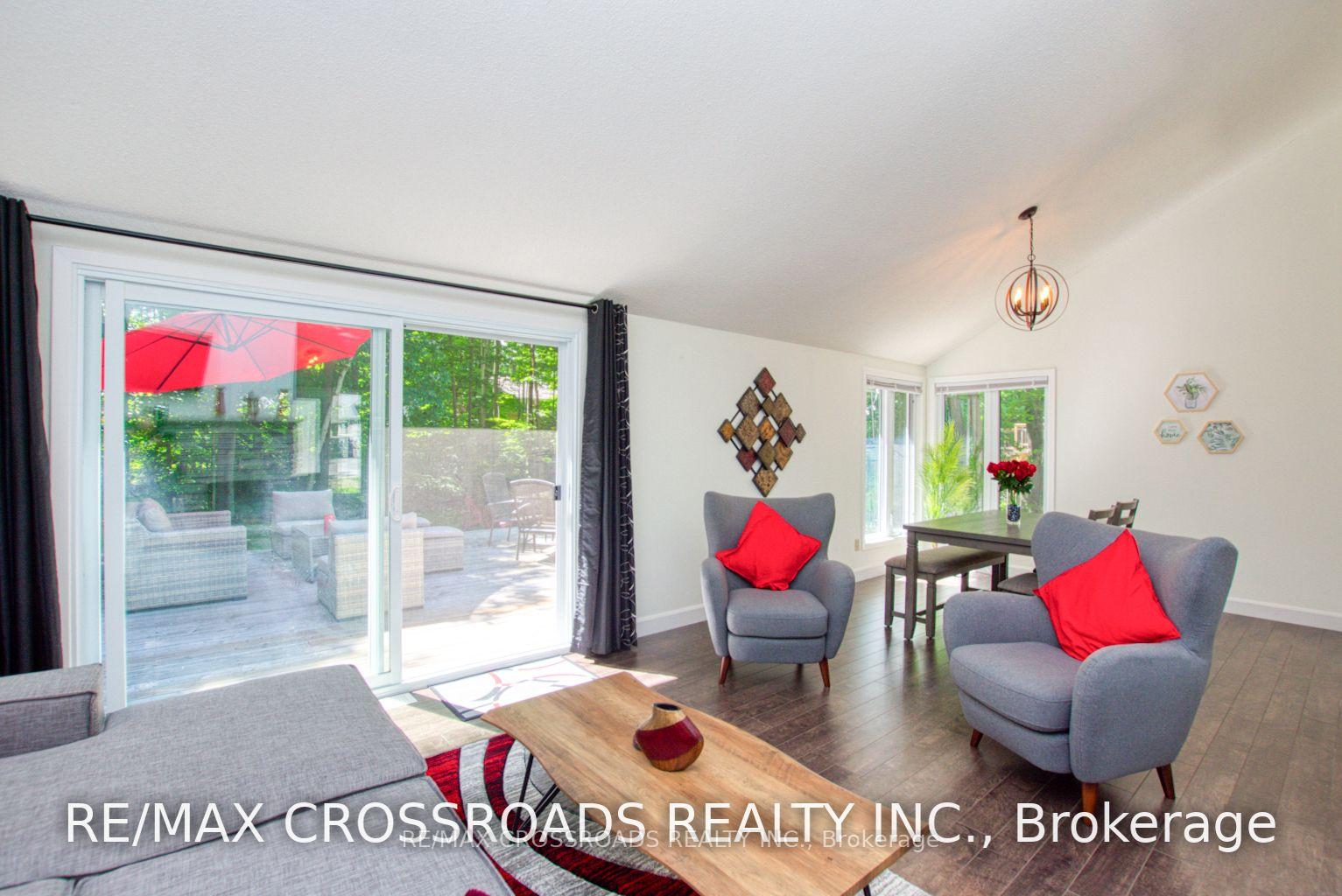 Photo 4 of 78 Forest Circle, Tiny, Lafontaine — HOMEH