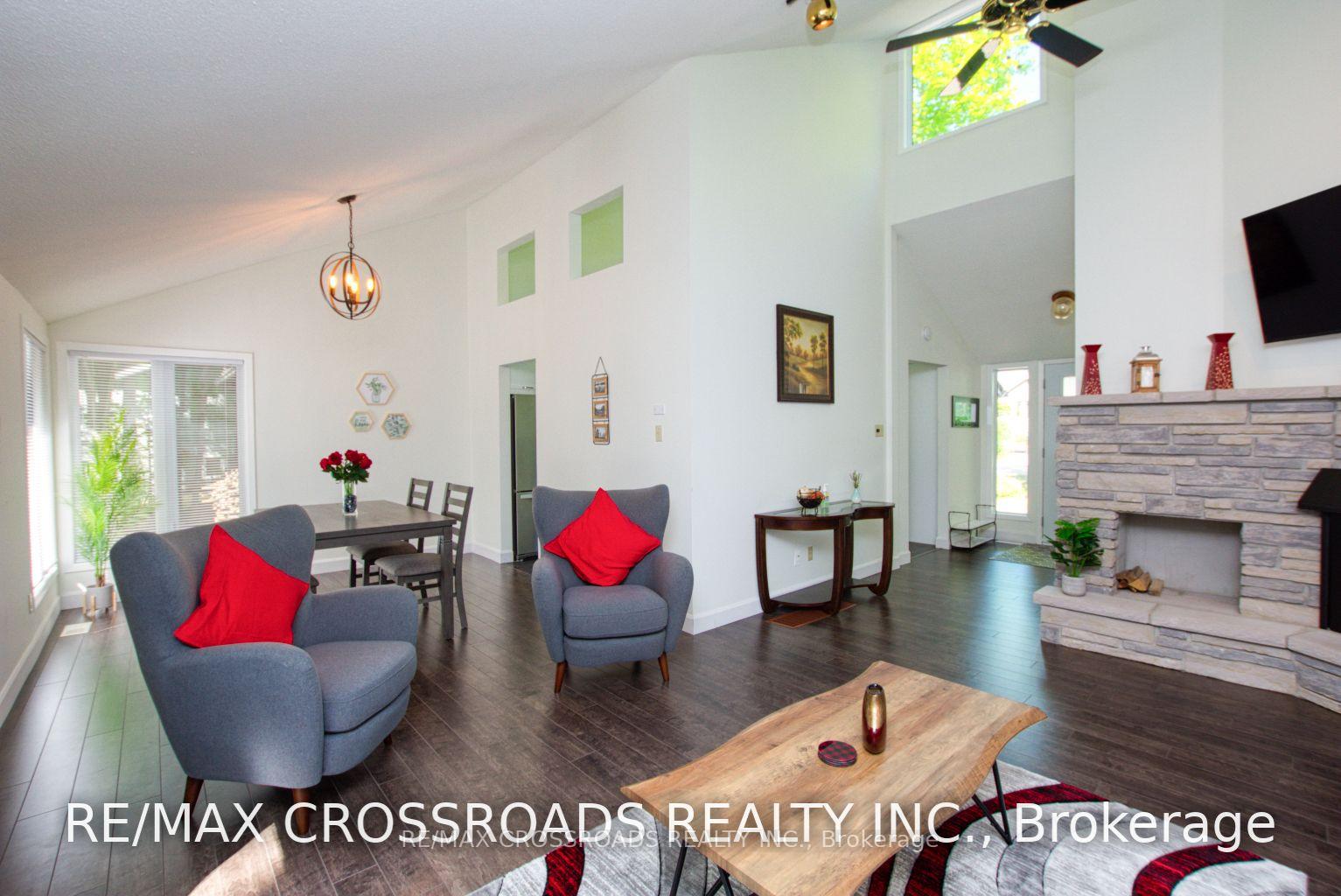 Photo 5 of 78 Forest Circle, Tiny, Lafontaine — HOMEH