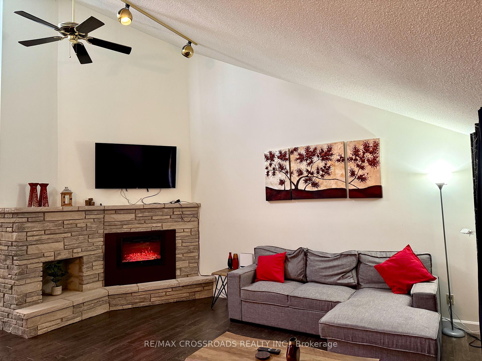 Photo 6 of 78 Forest Circle, Tiny, Lafontaine — HOMEH