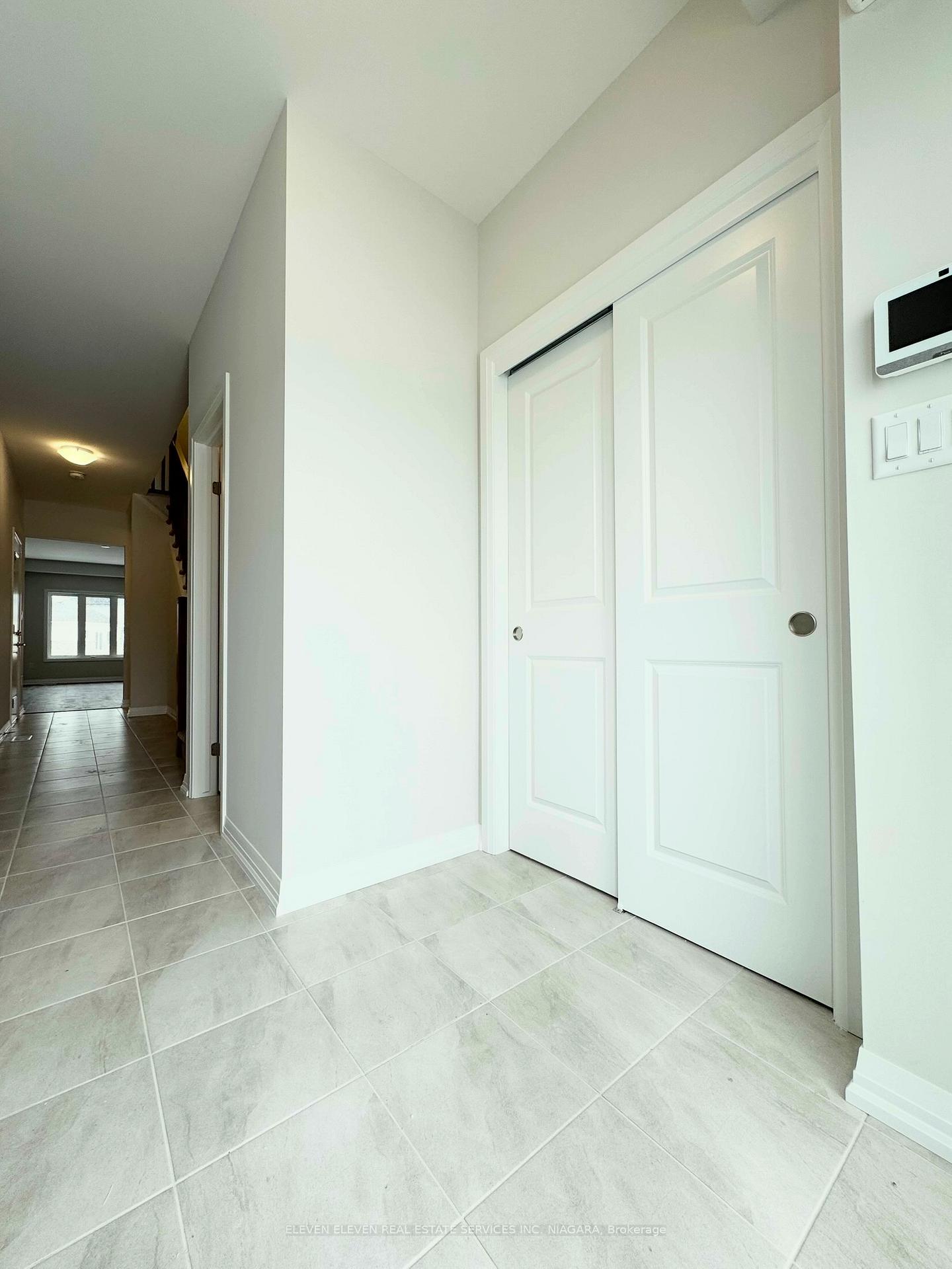 Photo 2 of 32 Whelan Court, Thorold, Hurricane/Merrittville — HOMEH