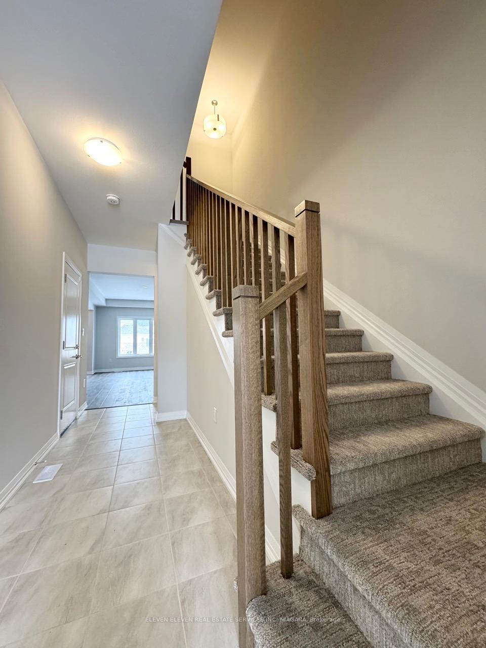 Photo 4 of 32 Whelan Court, Thorold, Hurricane/Merrittville — HOMEH