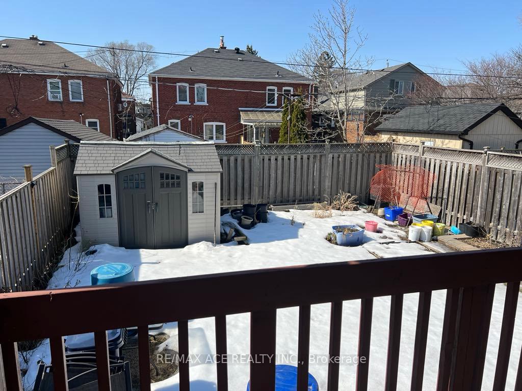 Photo 4 of Unit Bsmt, 874 Coxwell Avenue, Toronto, Danforth Village-East York — HOMEH