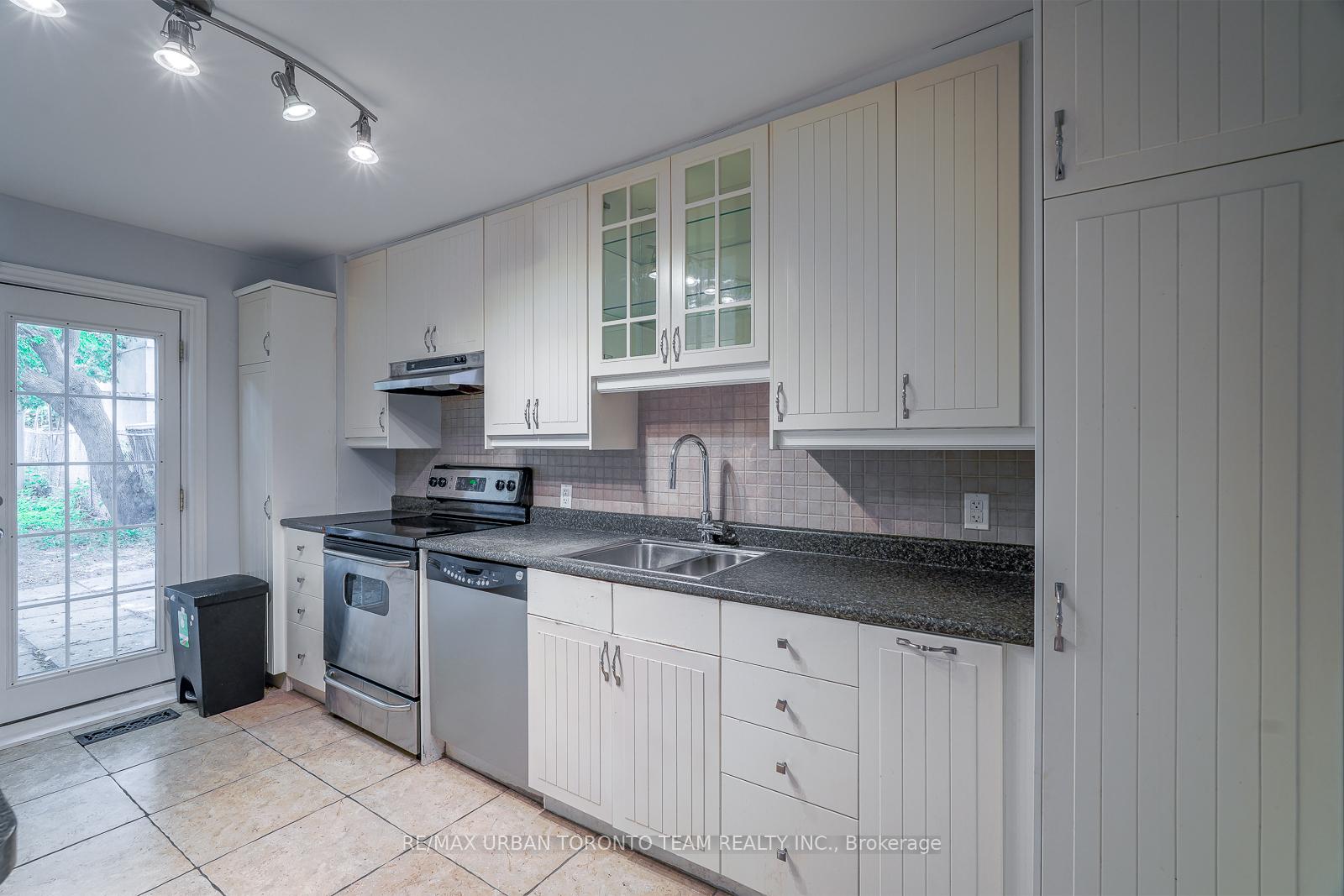 Photo 10 of Unit Room B, 880 Dundas Street, Toronto, South Riverdale — HOMEH