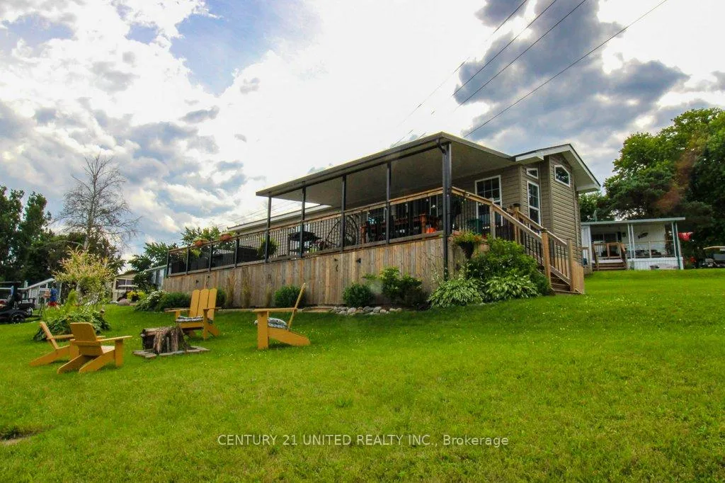 Front of Unit 5 Marina Cres, 920 Skyline Road