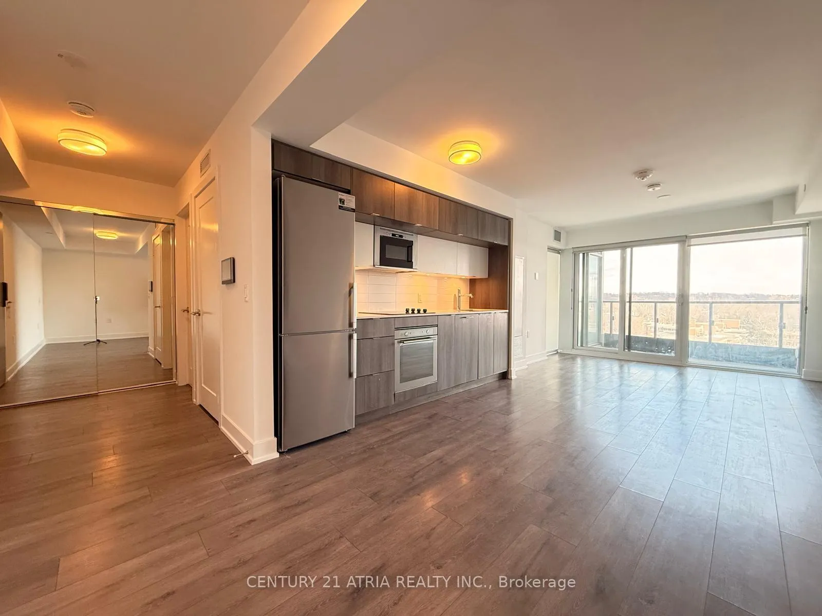 Photo 4 of Unit 724, 585 Bloor Street E, Toronto, North St. James Town — HOMEH