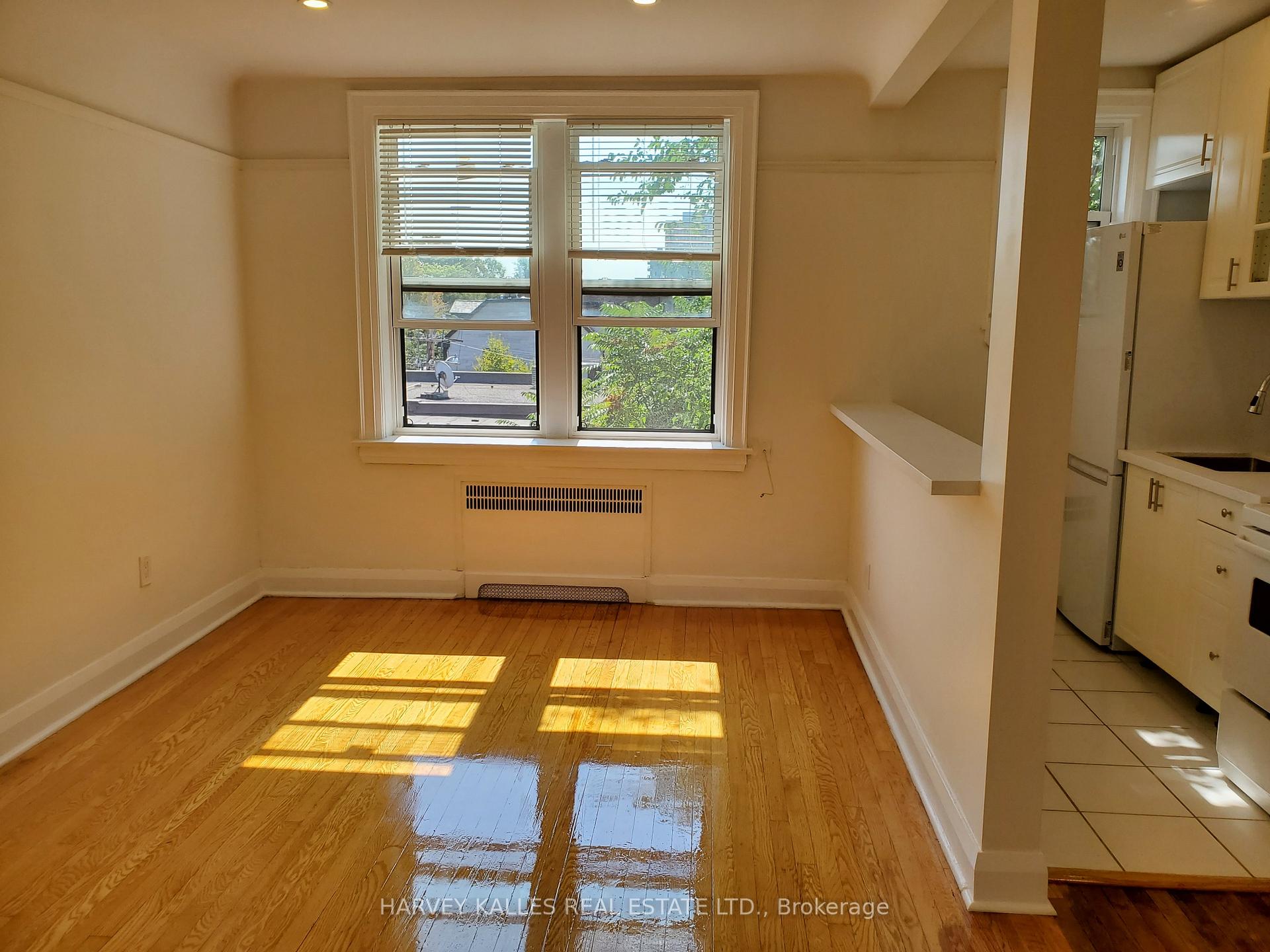 Photo 2 of Unit 405, 404 Spadina Road, Toronto, Forest Hill South — HOMEH