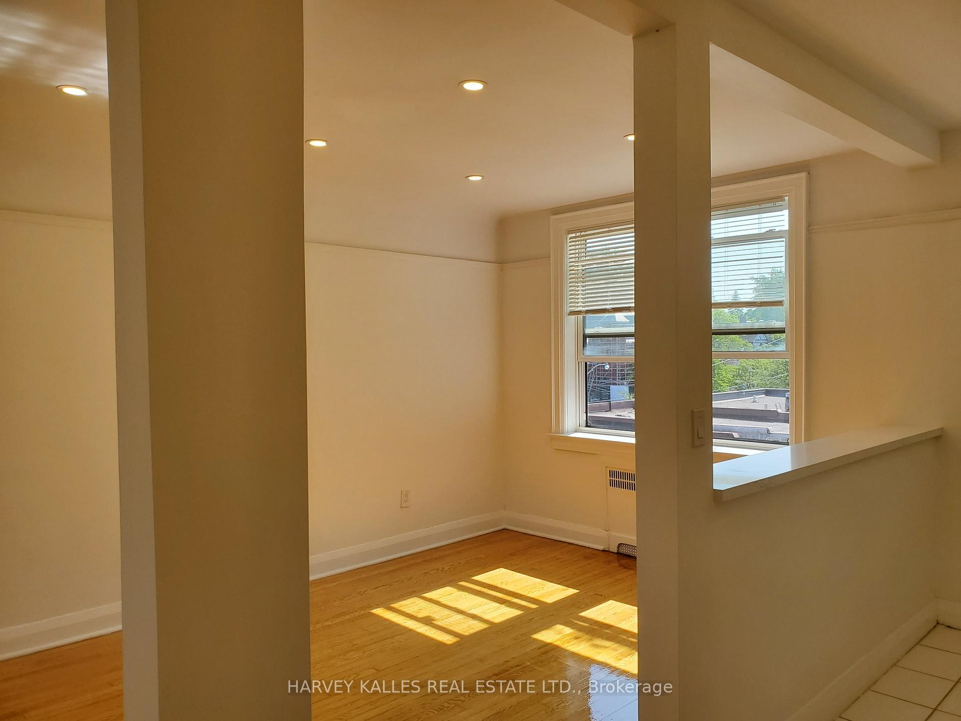 Photo 4 of Unit 405, 404 Spadina Road, Toronto, Forest Hill South — HOMEH