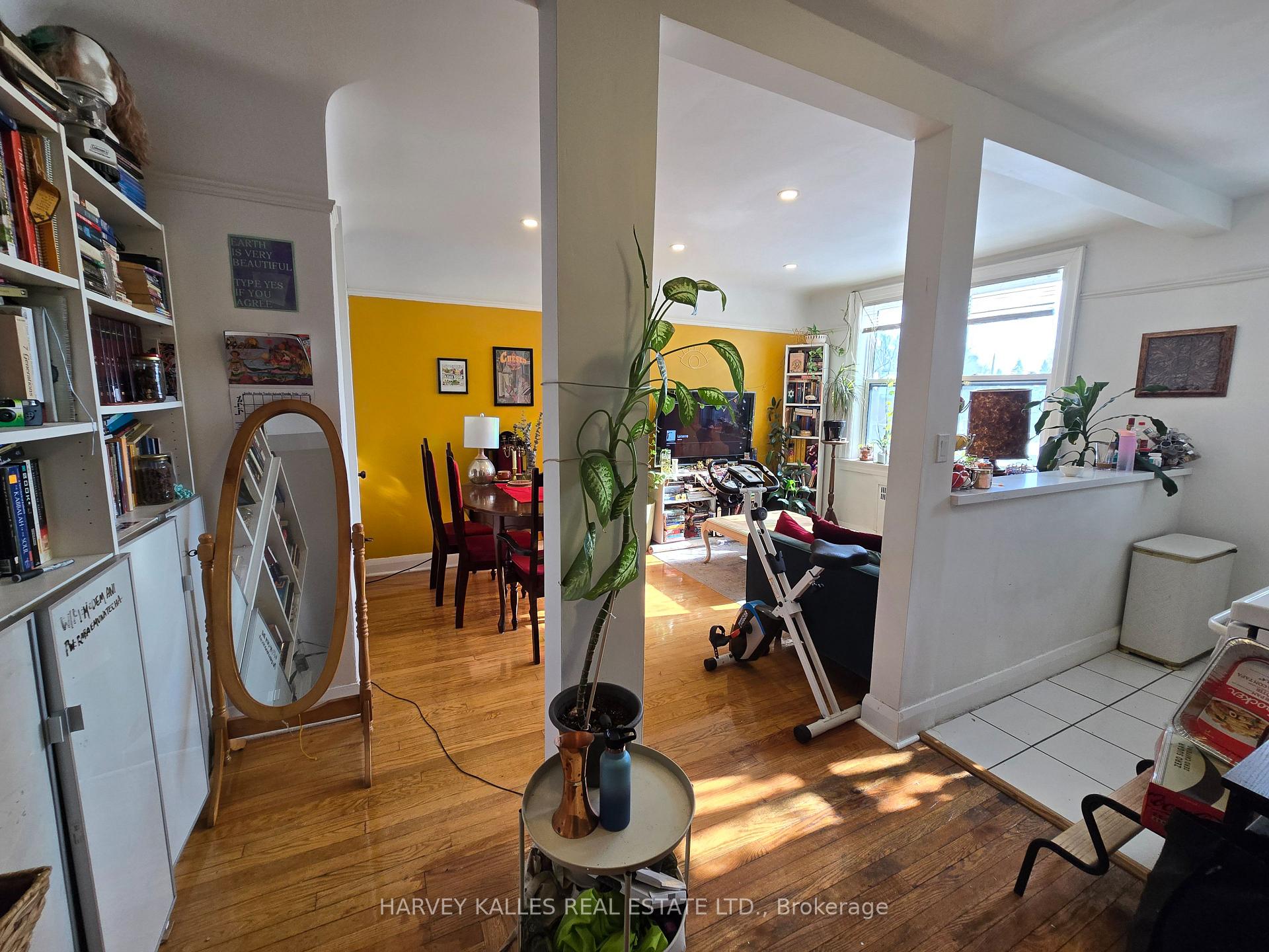 Photo 7 of Unit 405, 404 Spadina Road, Toronto, Forest Hill South — HOMEH