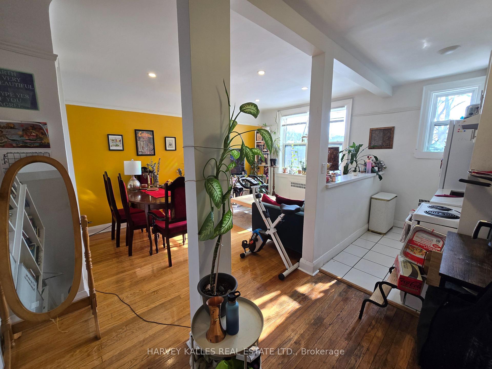 Photo 8 of Unit 405, 404 Spadina Road, Toronto, Forest Hill South — HOMEH