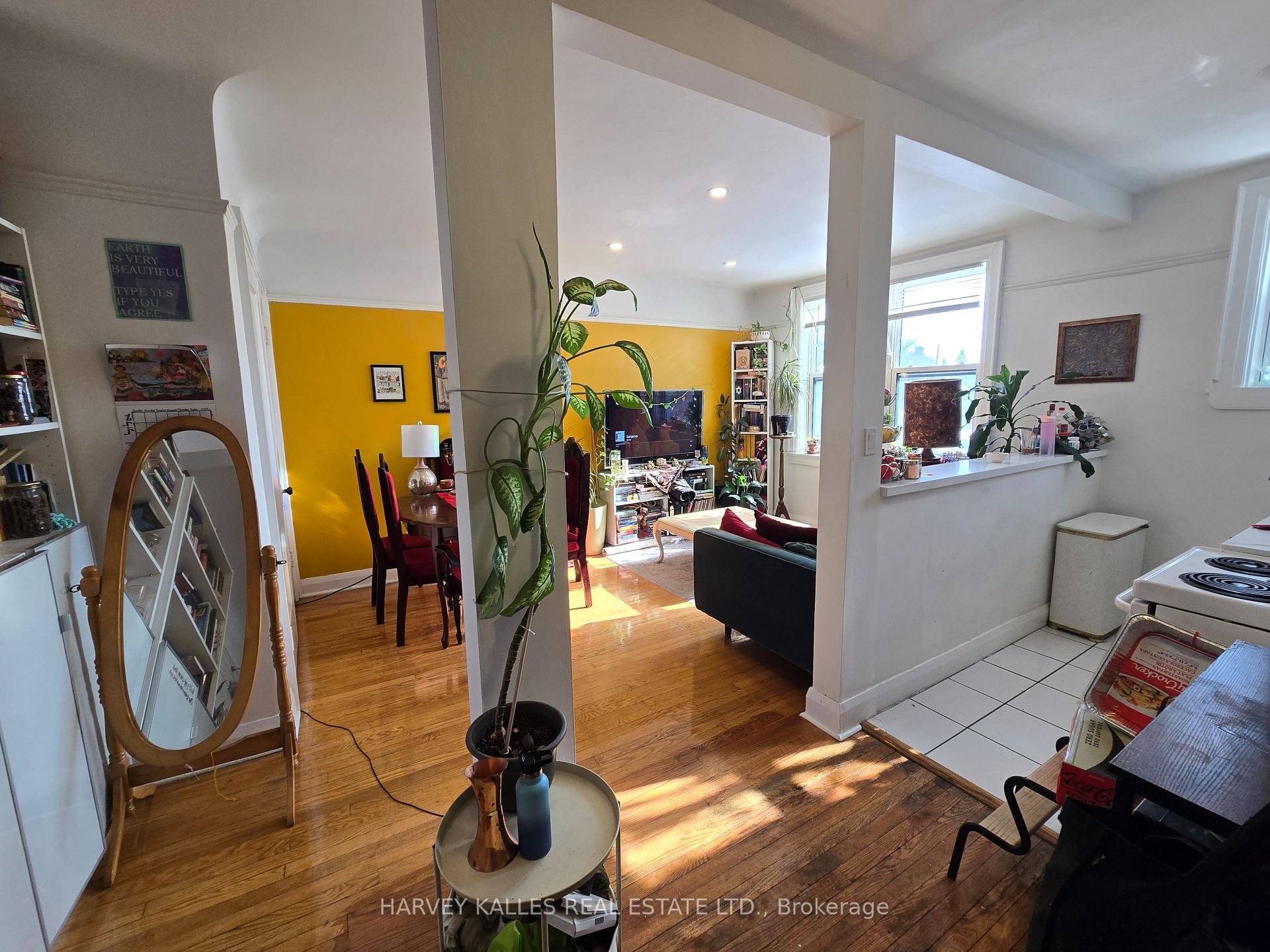 Photo 11 of Unit 405, 404 Spadina Road, Toronto, Forest Hill South — HOMEH