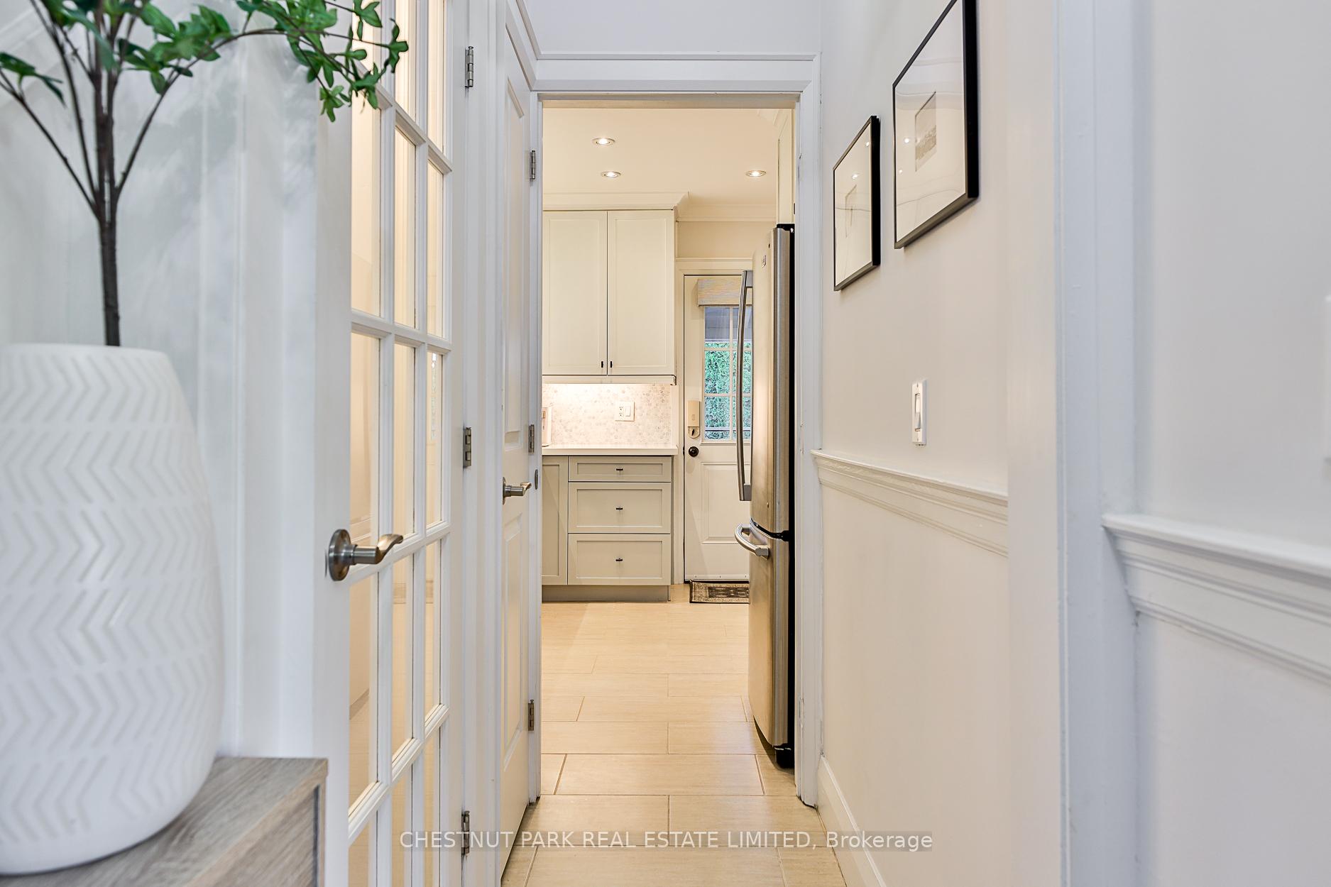 Photo 7 of 48 Avonlea Boulevard, Toronto, Crescent Town — HOMEH